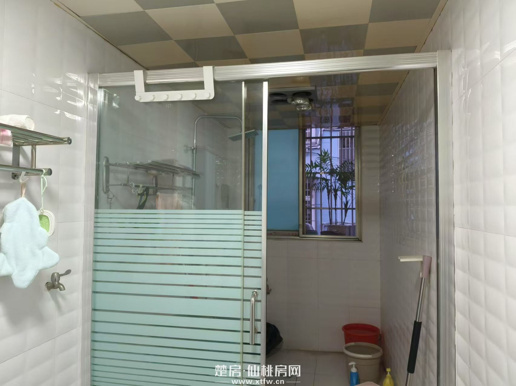 靠近沔小，市中1心地带！精装3房！95新，装修30＋，诚心出售，拎包入住！