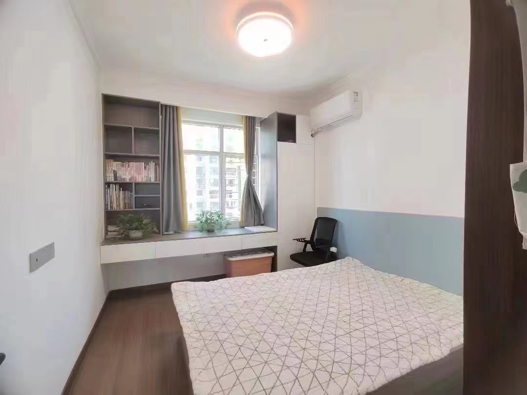 城南，清华园，好楼层，​全新装修，东边户，南北通透双阳台，​证件还满二