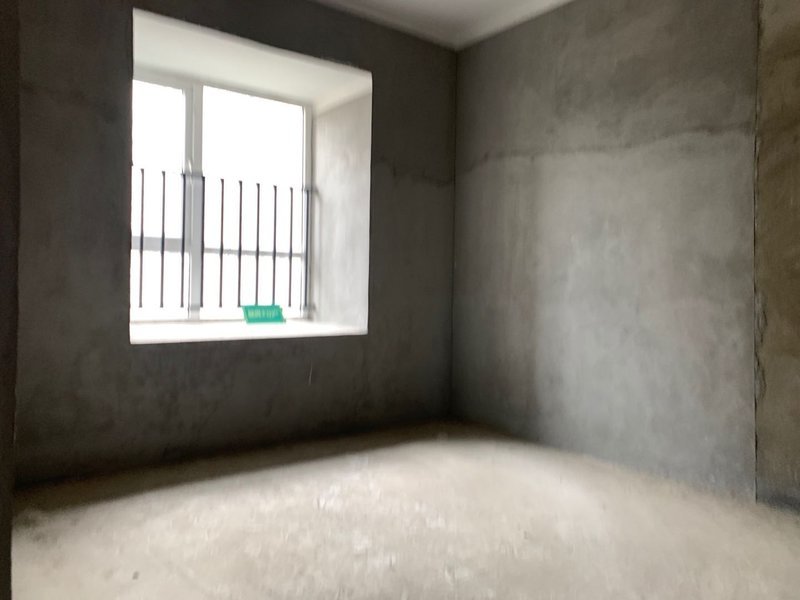 森林国际城翡冷翠毛坯大四房中高楼层户型好