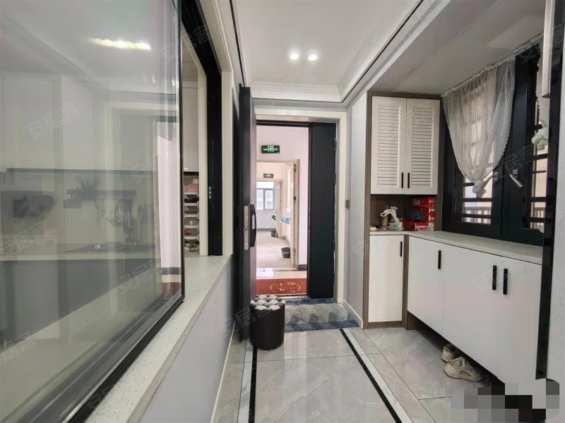 387，急售，城南，领秀城，精装大三房，中间好楼层，全屋品牌家具家电，业主诚心出售