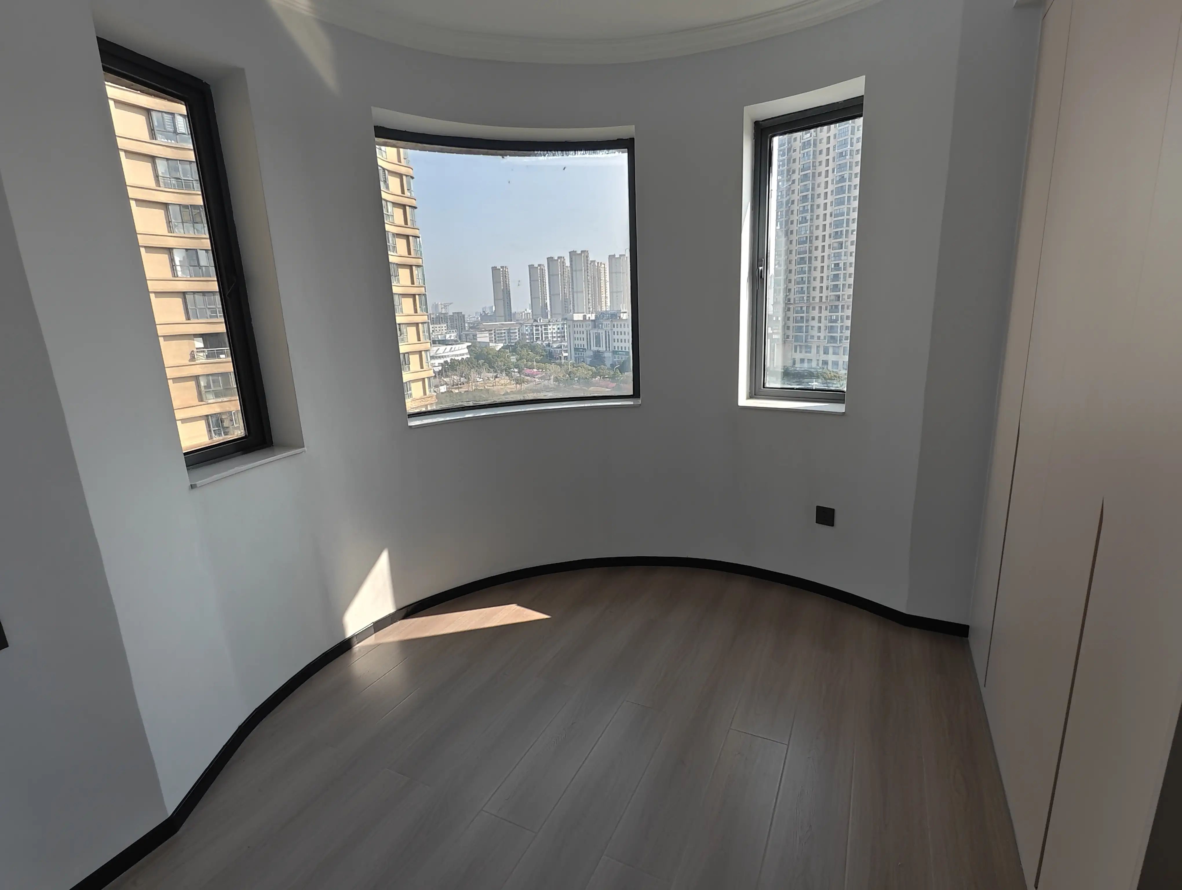 捡漏，御台公馆，电梯小高层10楼，精装两房，证满二