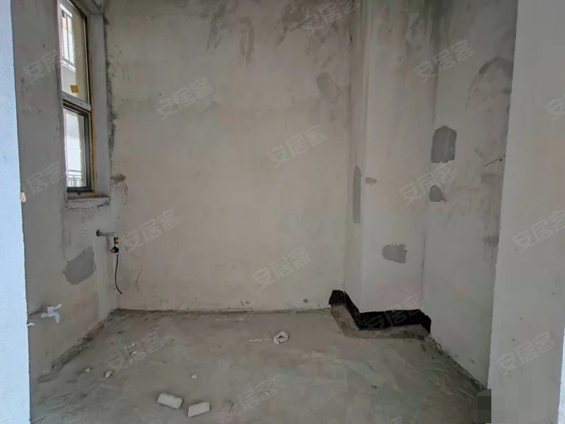 城南，元泰未来城C区，中间好楼层，单价4500，三开间朝南，证满二