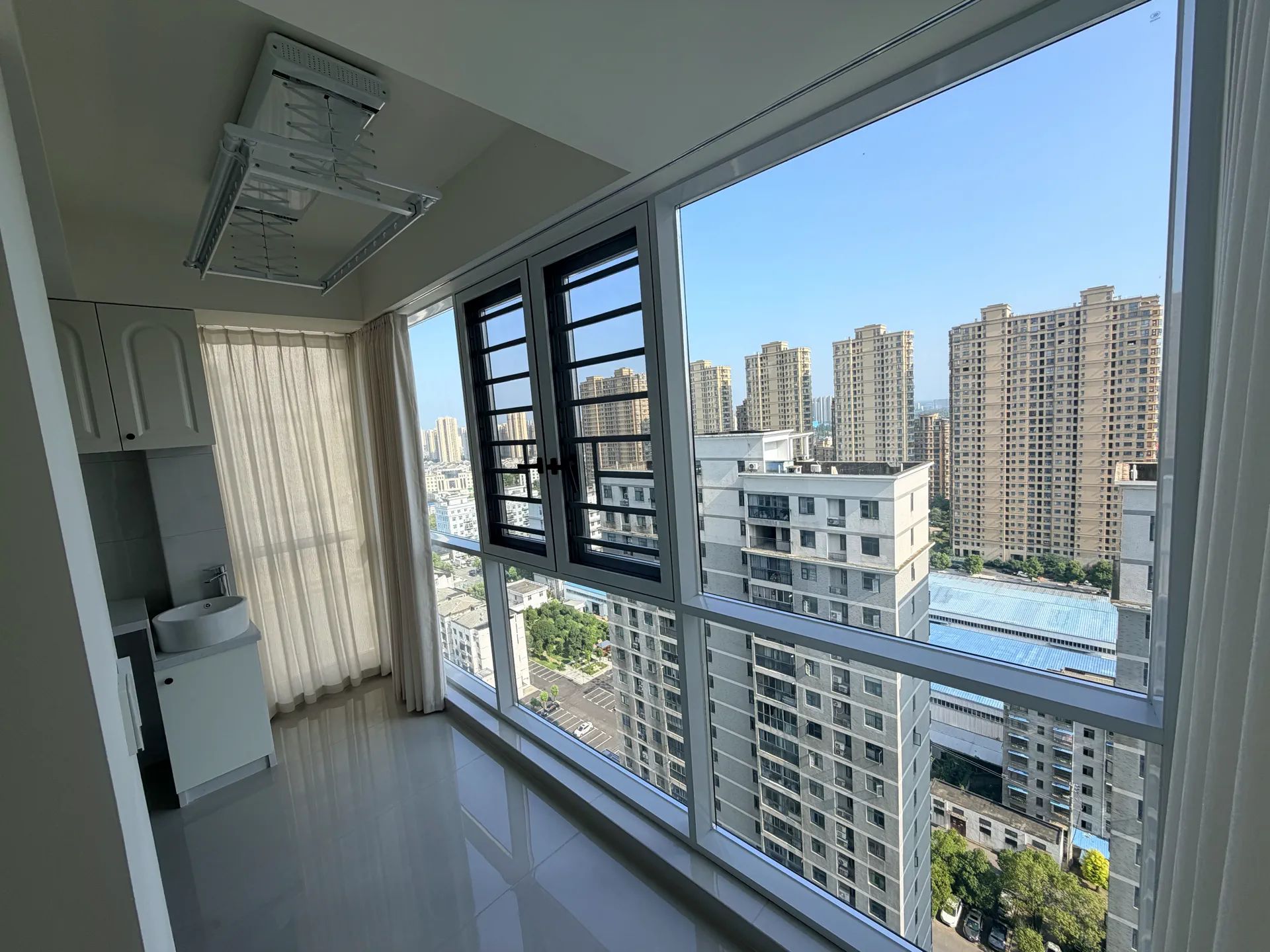 业主诚心出售，无抵押负债，拎包入住，满二，税费少，南北通透