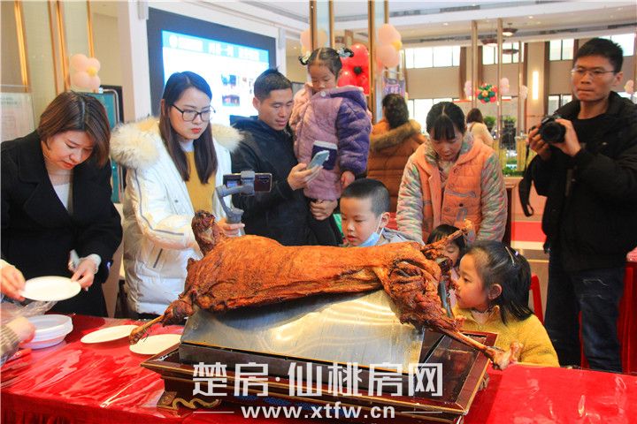 荣怀·及第世家烤全羊盛宴温情落幕，共享美味“食”光！