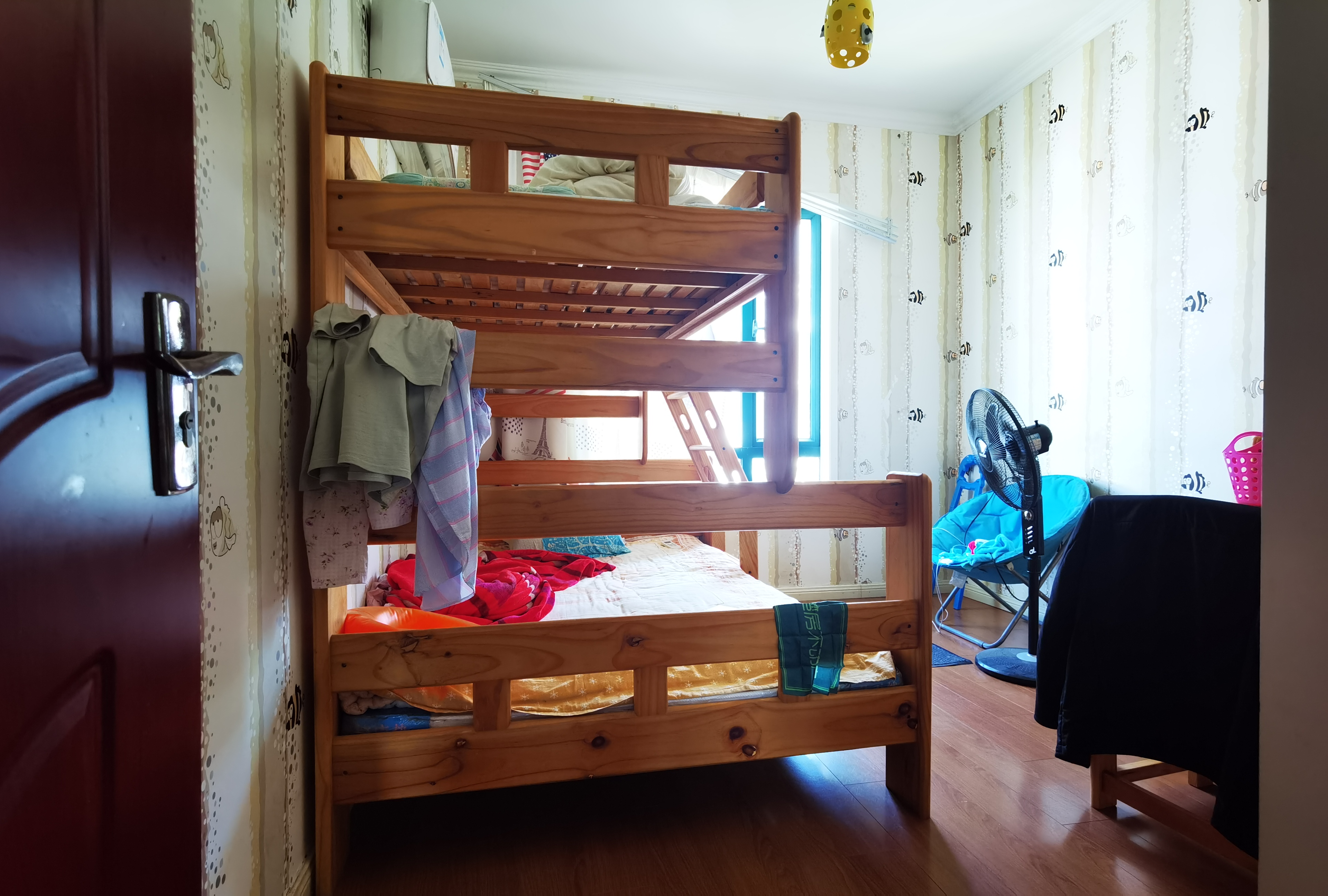 德政金园复式欧式风格家里的格局布置的很好拎包入住家里基本没怎么住实际面积180平左右