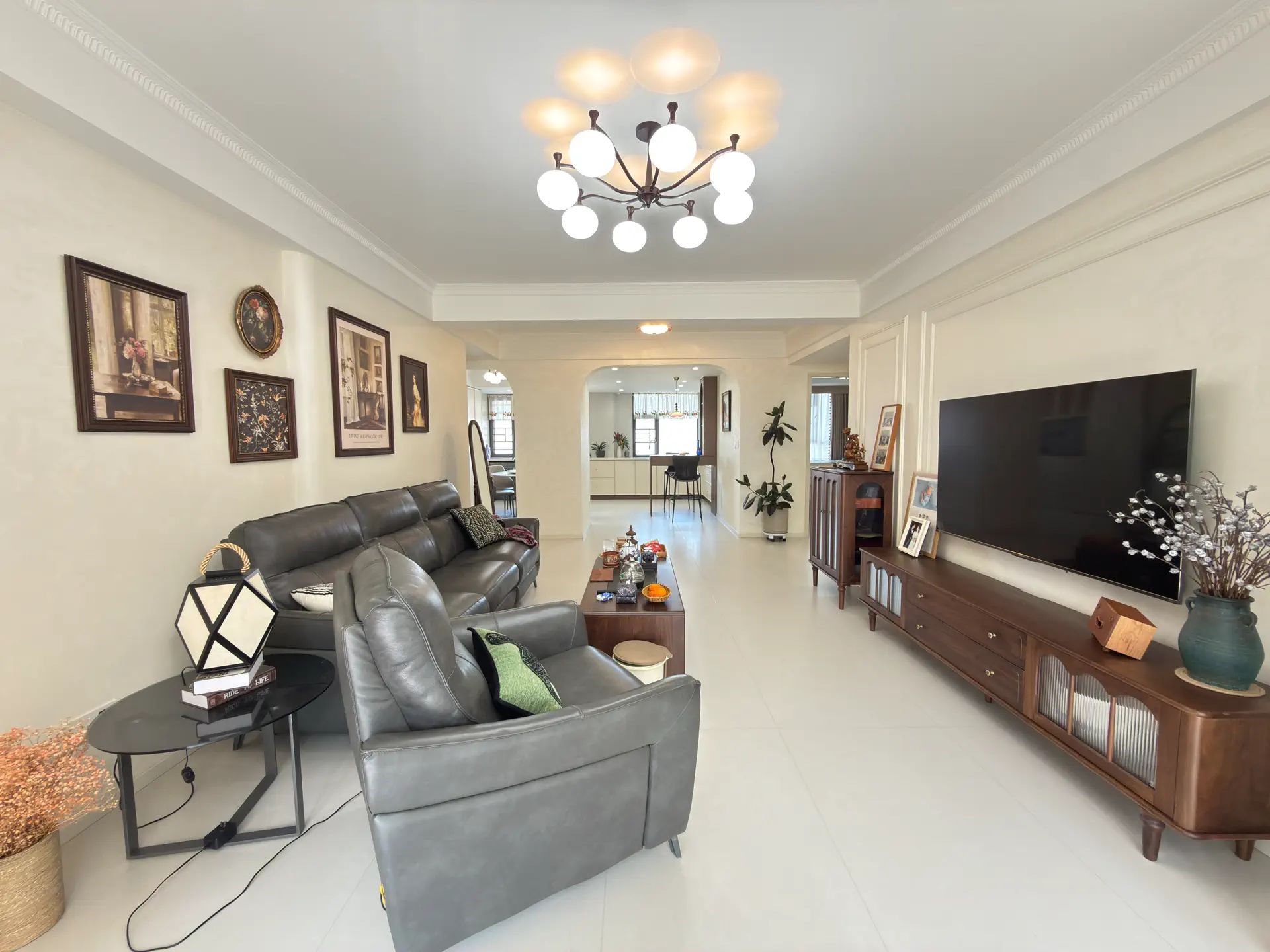 洋房！电梯小高层，好楼层，全屋高档家私，法式中古风，证满二