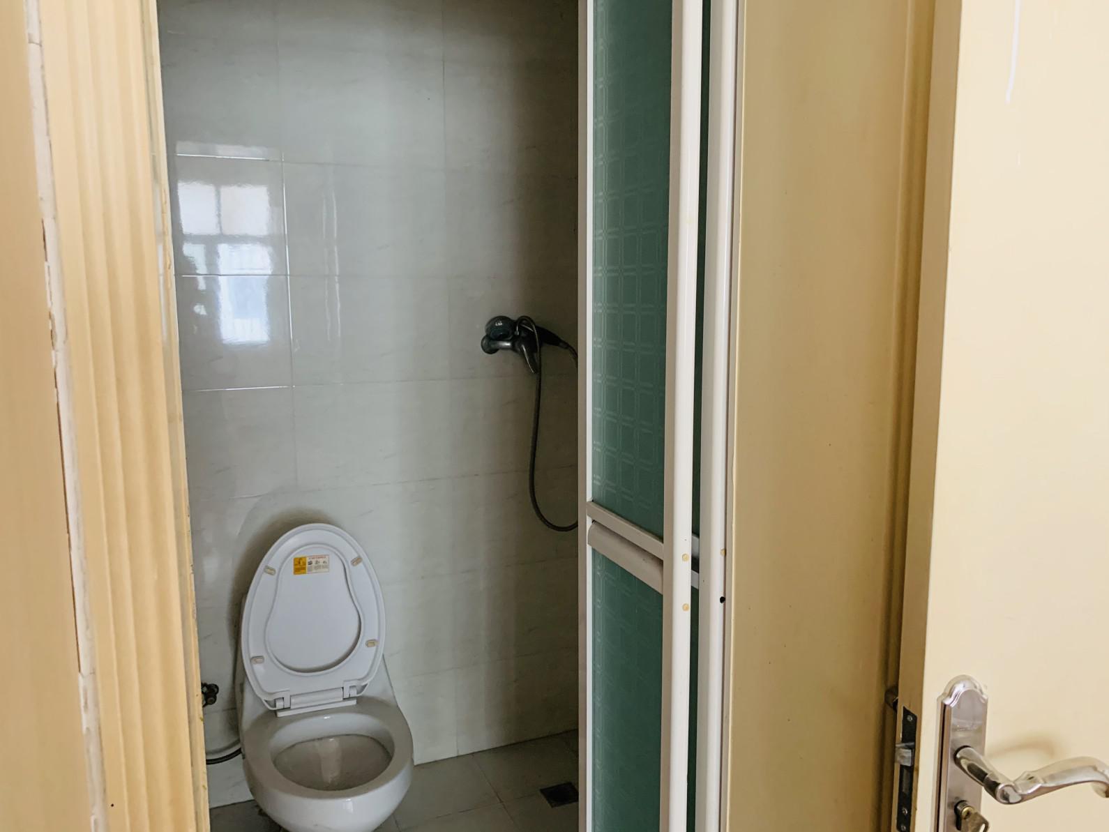 武商旁五建宿舍，精装修三房，步梯中间好楼层