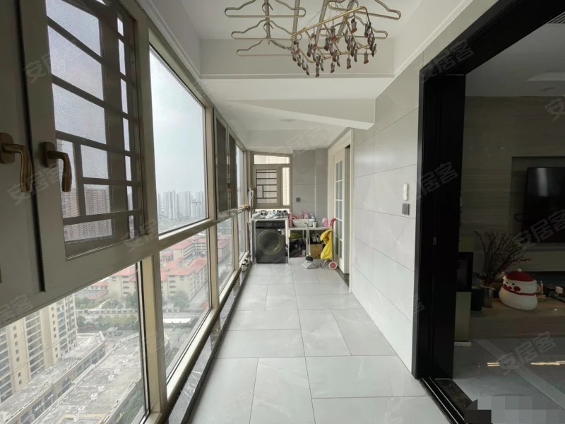 城南，森林国际城，精装大三房两卫，好楼层，成色新，南北双阳台，拎包入住