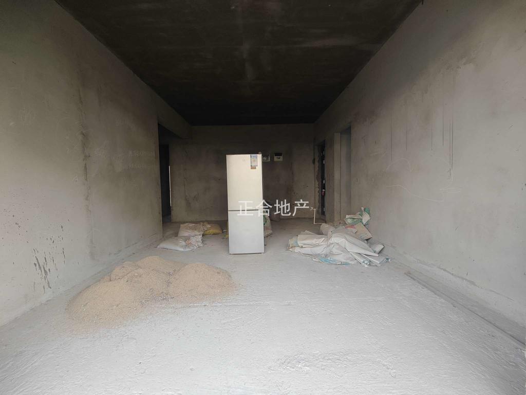 城南，城市丽景，边户，毛坯三房，单价3500，小高层，采光好，诚心出售