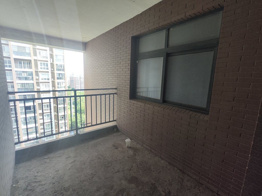 香岸华府顶层复式楼第二层送的相当于200多平