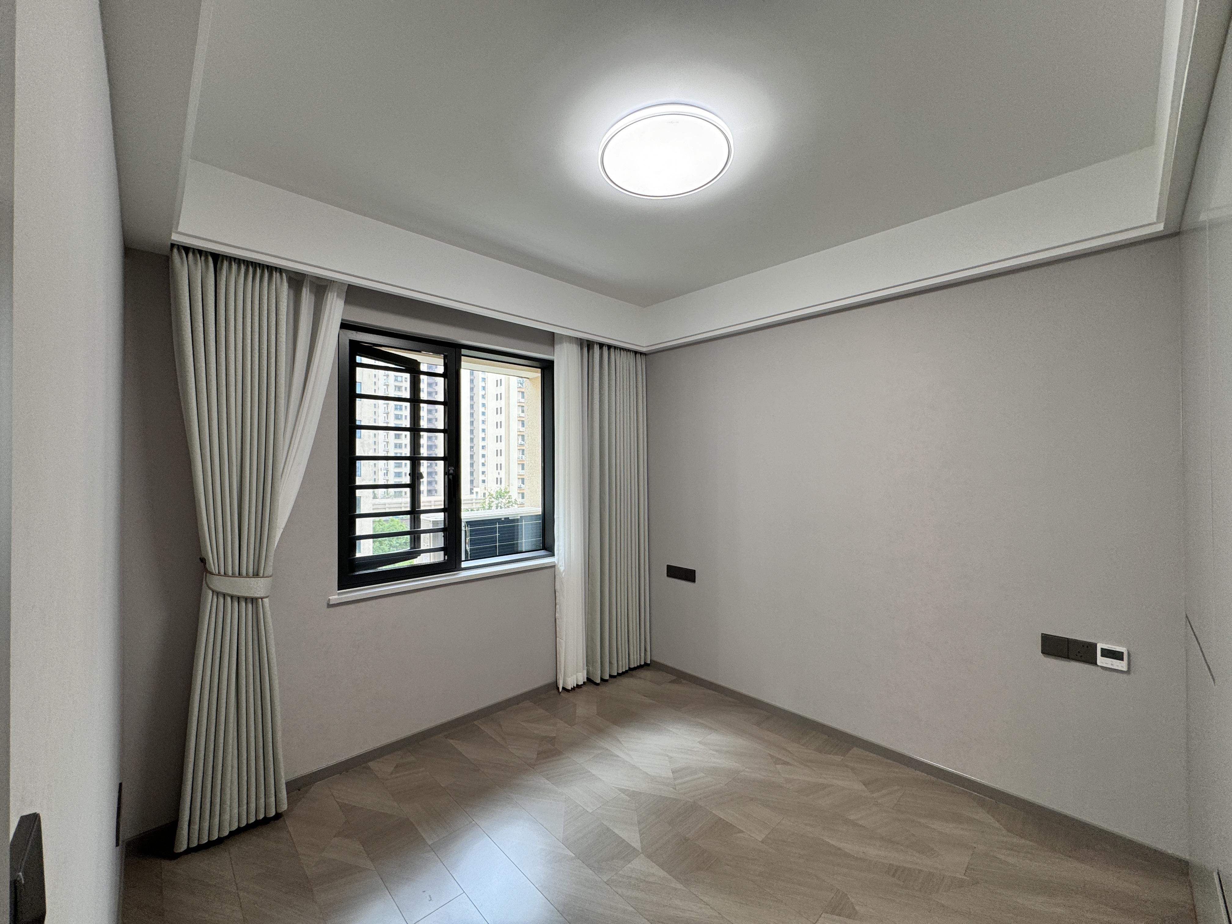 荣怀及第世家3室2厅2卫全新精装修装了中央空调！