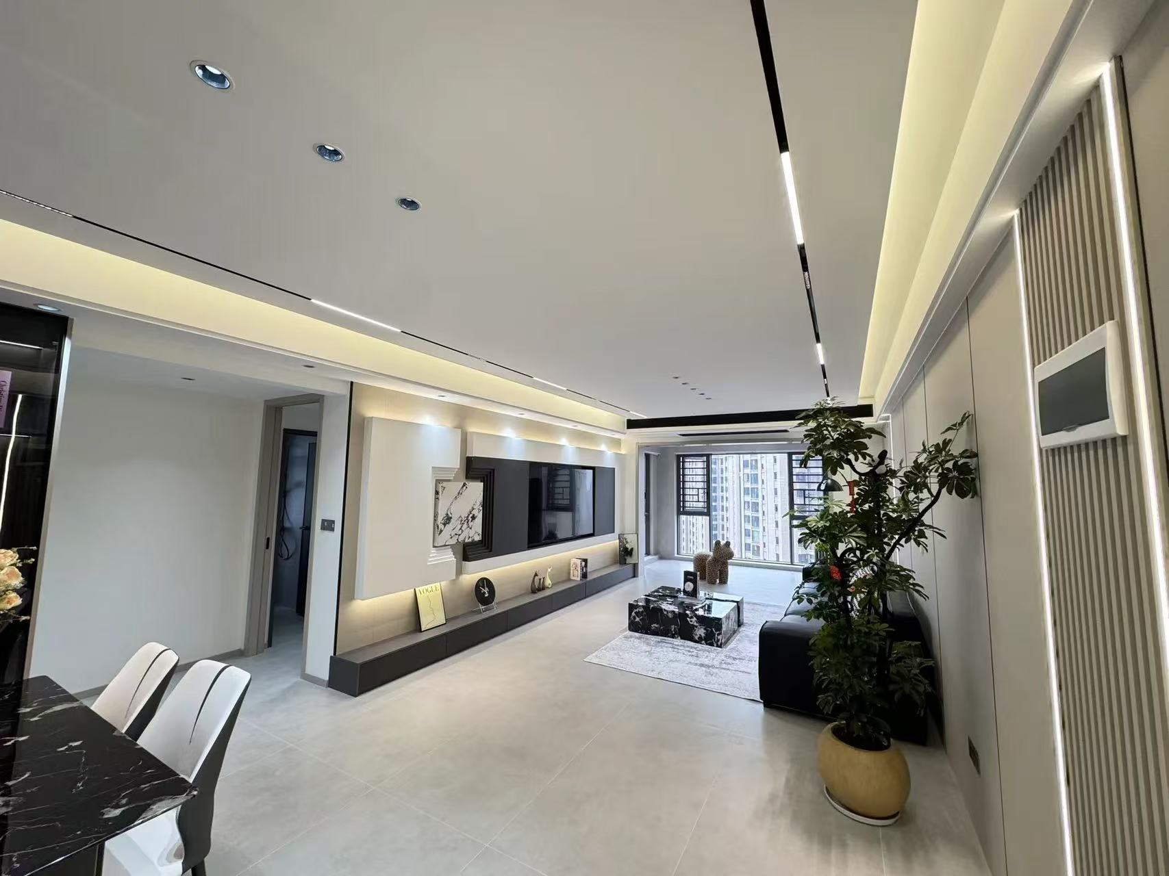 城南，御湖世家，精装三房两卫，全新装修，证满二，好楼层27楼，送一个地下车位