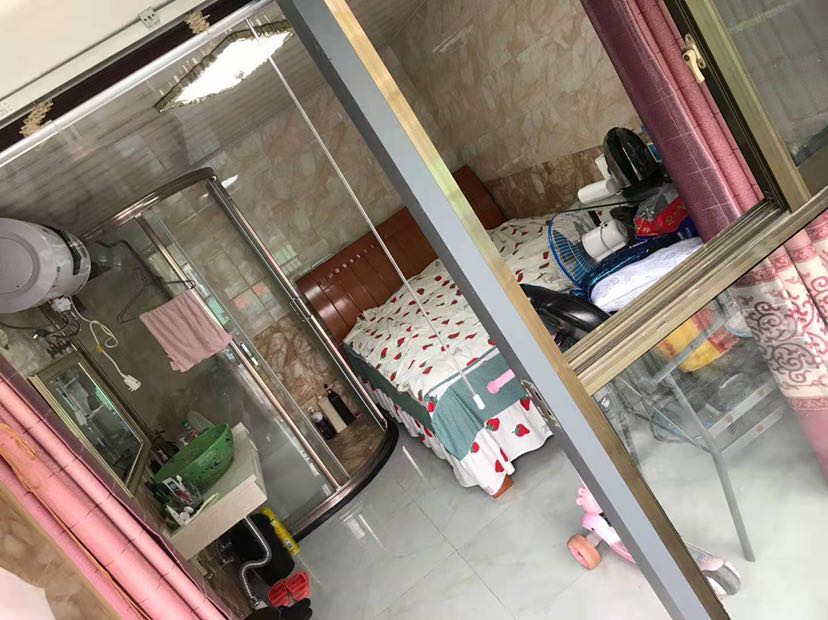 城南精装步梯4楼，看房方便，带地下室精装修