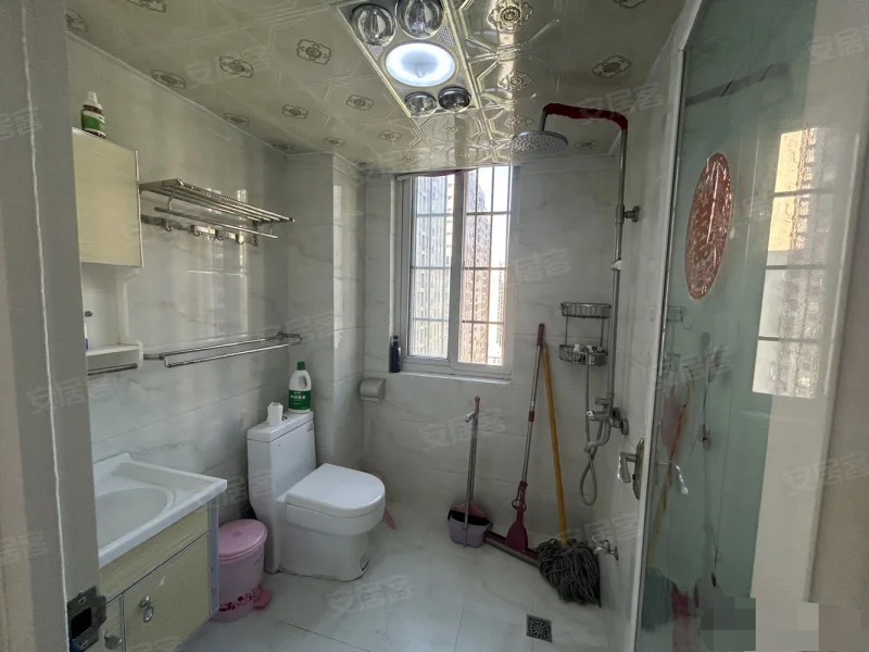 121，翰林公馆仙桃一中对面，中间楼层，精装两房，家具家电齐全满五,