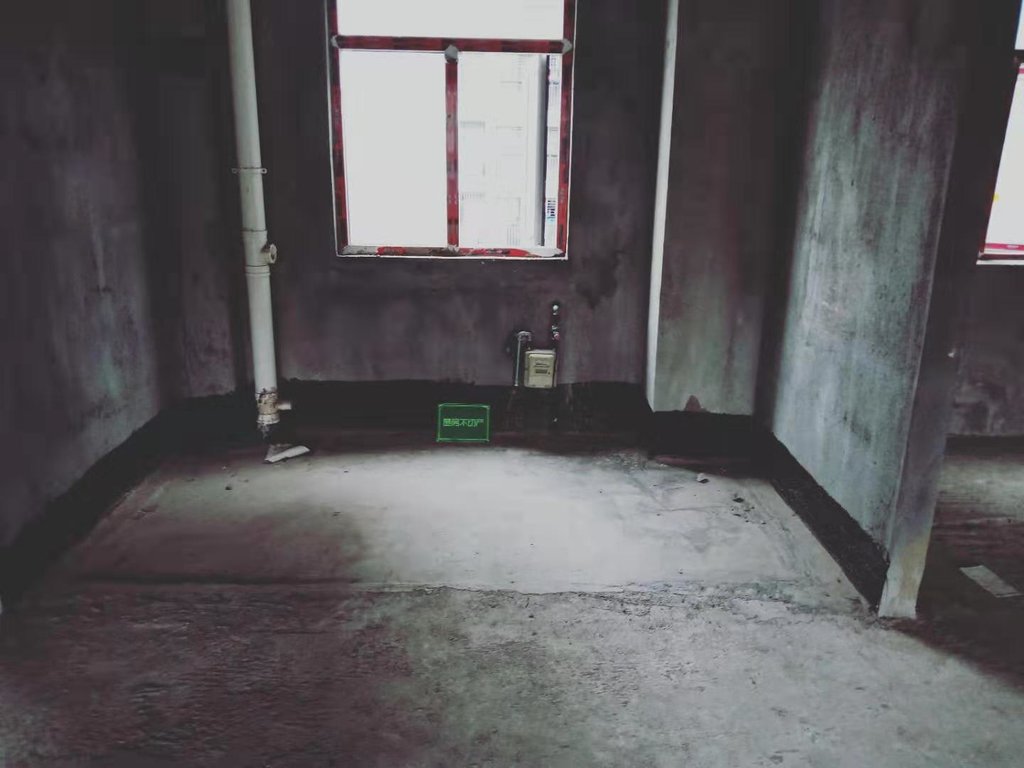 城南天诚缘毛坯大三房南北通透户型，好楼层随看房复式电梯买一层得两层