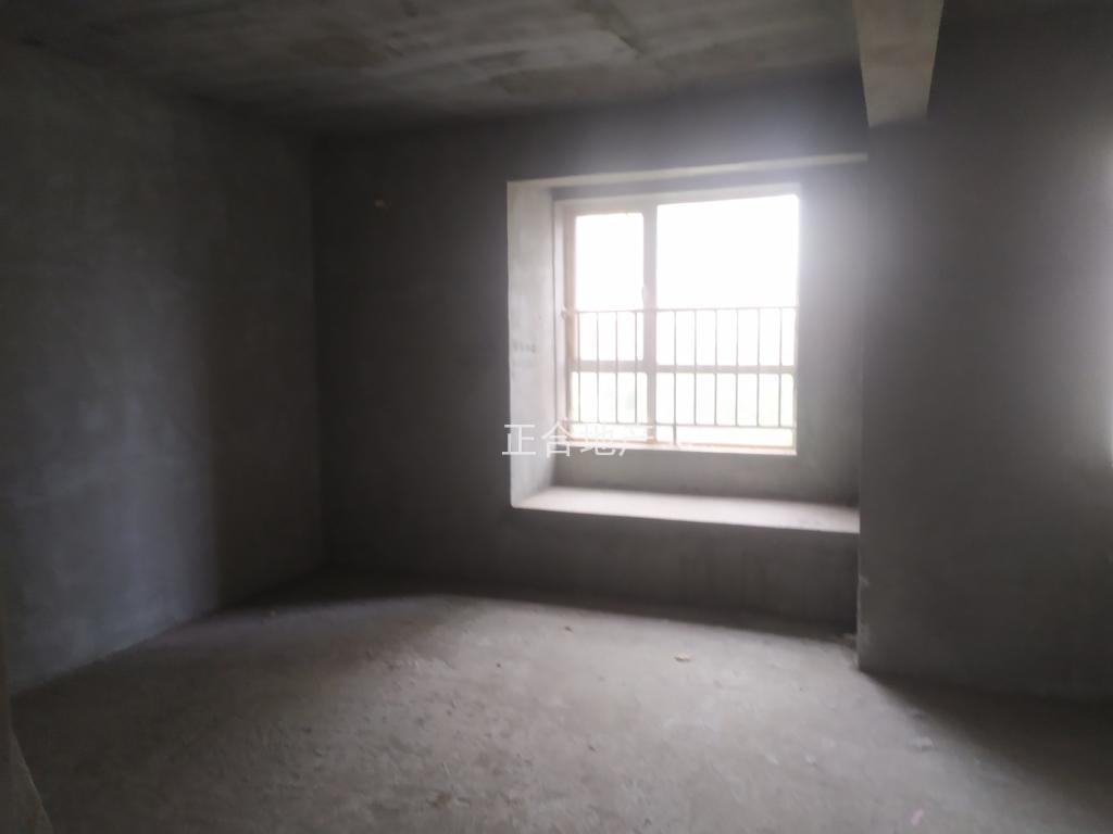 房东急卖降价13万❗❗❗城南领秀城，南北通透双阳台，证满二