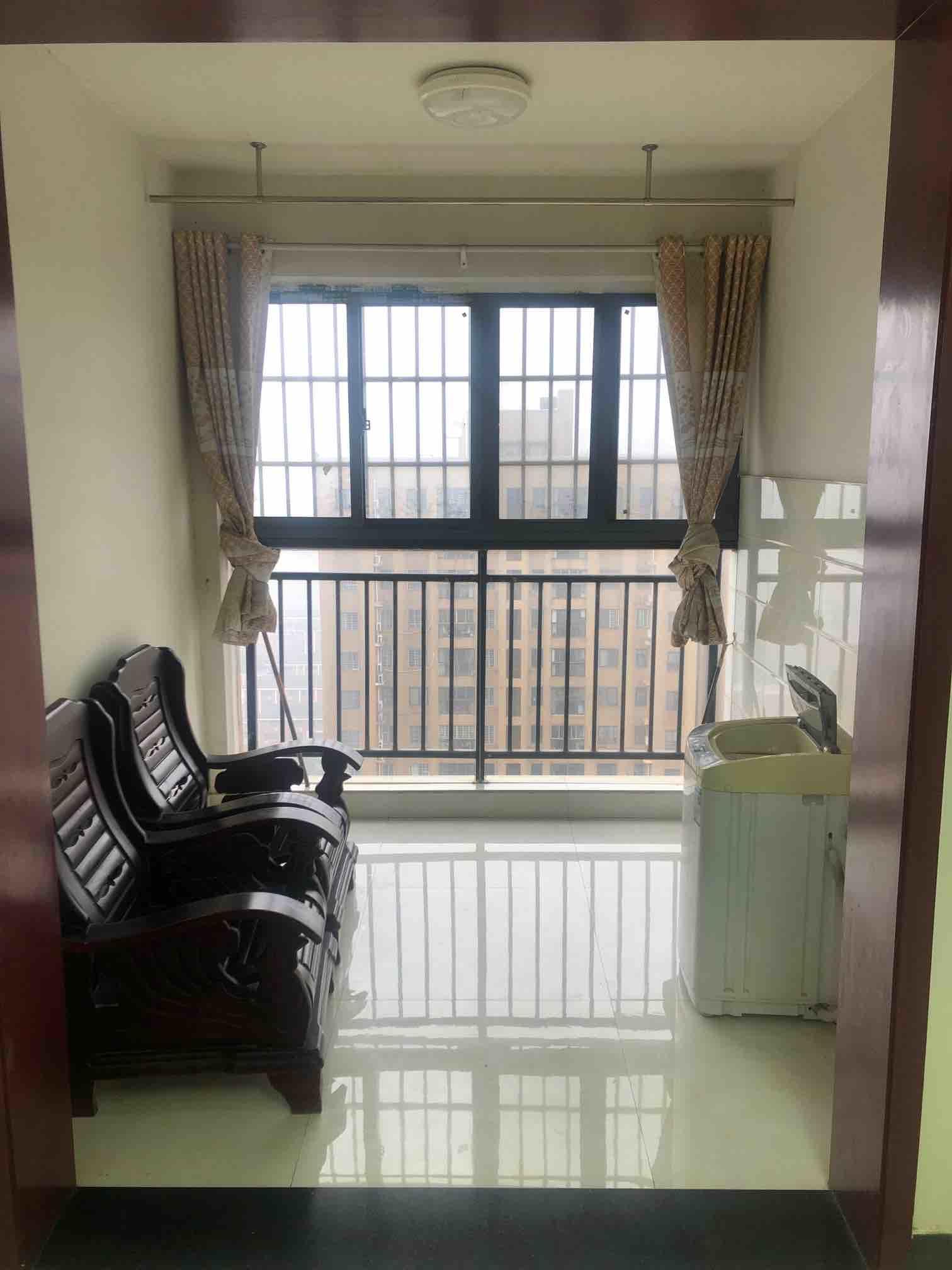 仙桃一中对面，翰林公馆，三房，拎包入住