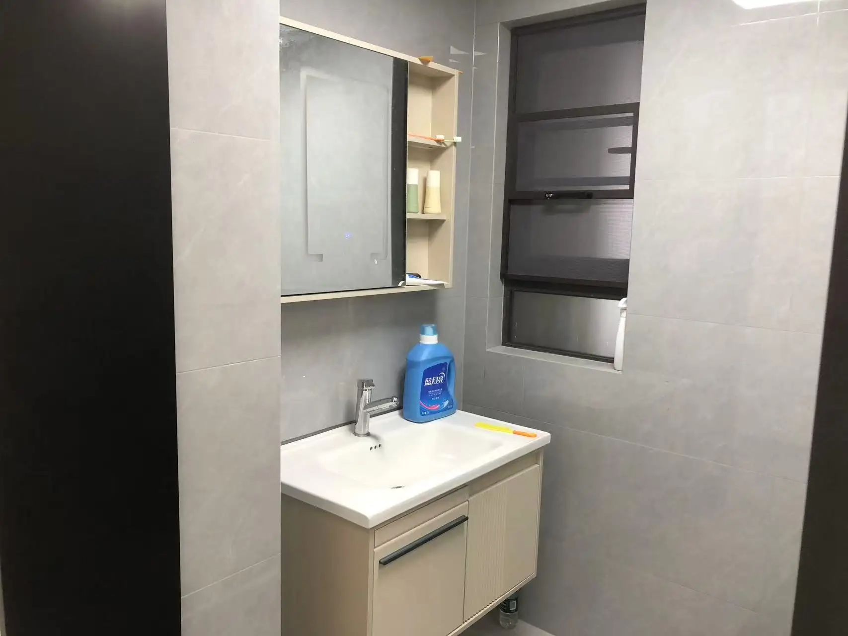 城南，吾悦广场，精装三房，电梯中层，业主自装，基本没住