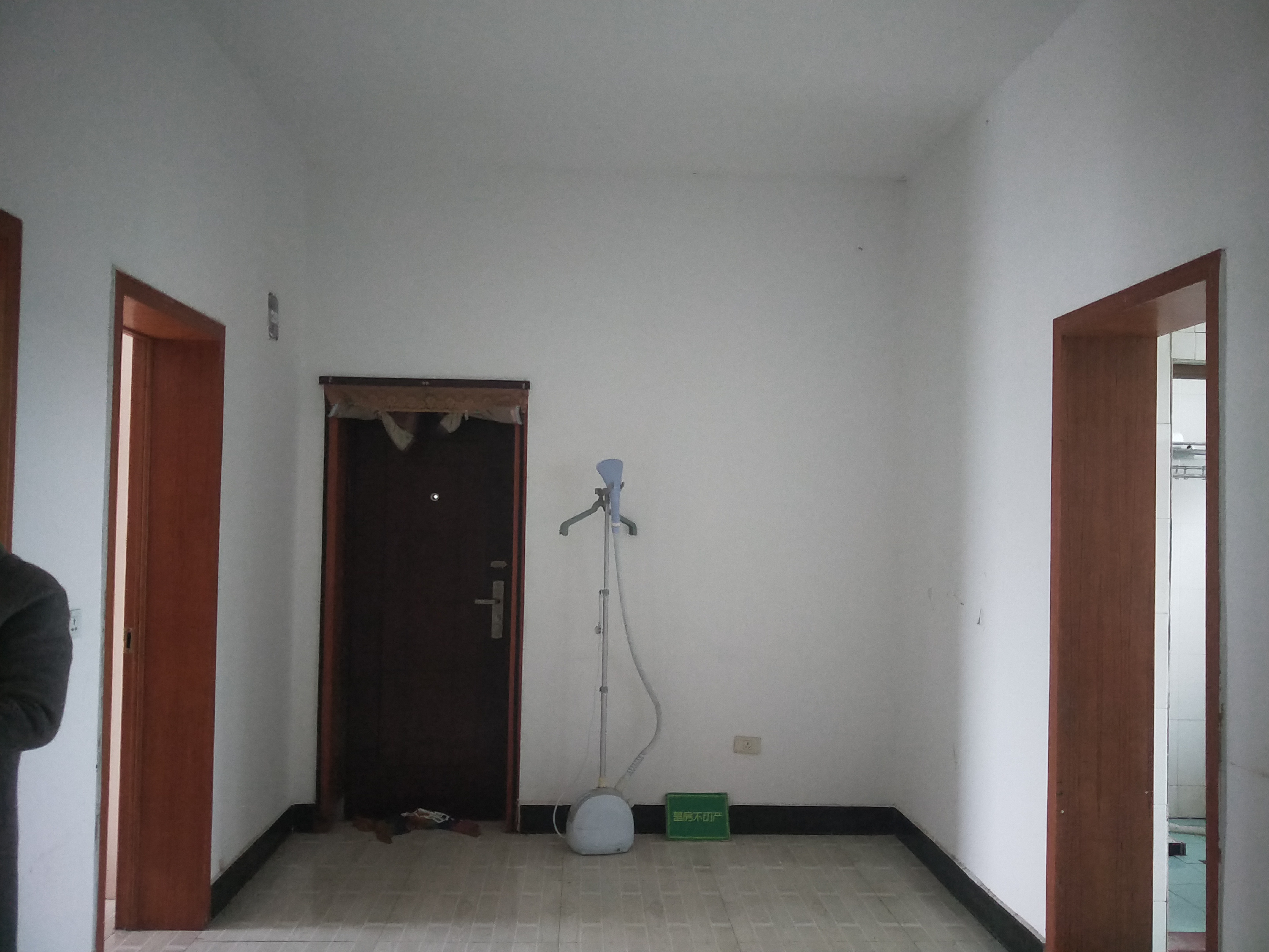 新华书店旁边环球对面大两房南北通透超大阳台周边配套成熟看房有钥匙