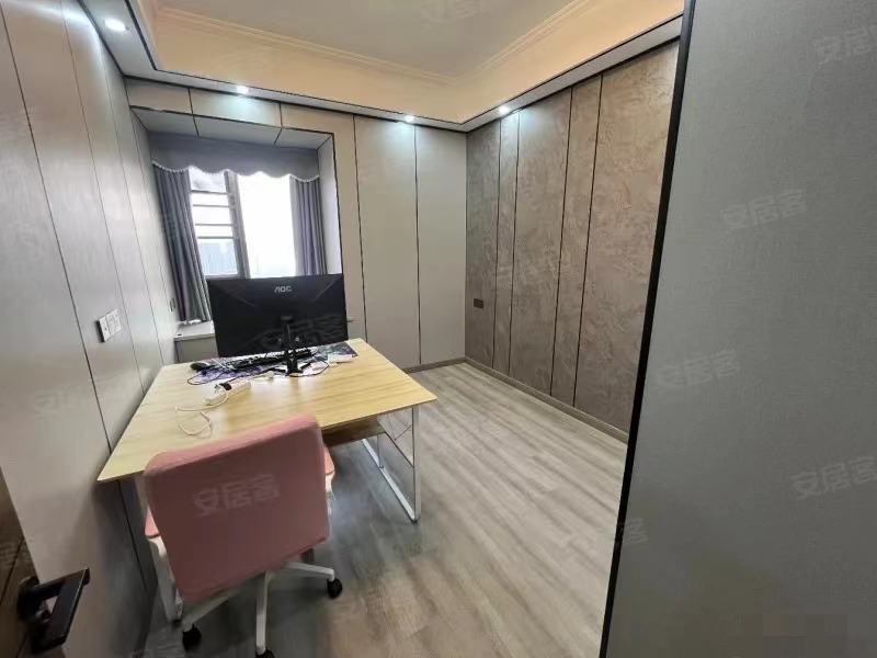 急售，城南沔街，精装四房，单价6300，队口元泰新三中，证满二，全屋中央空调东边户，好楼层