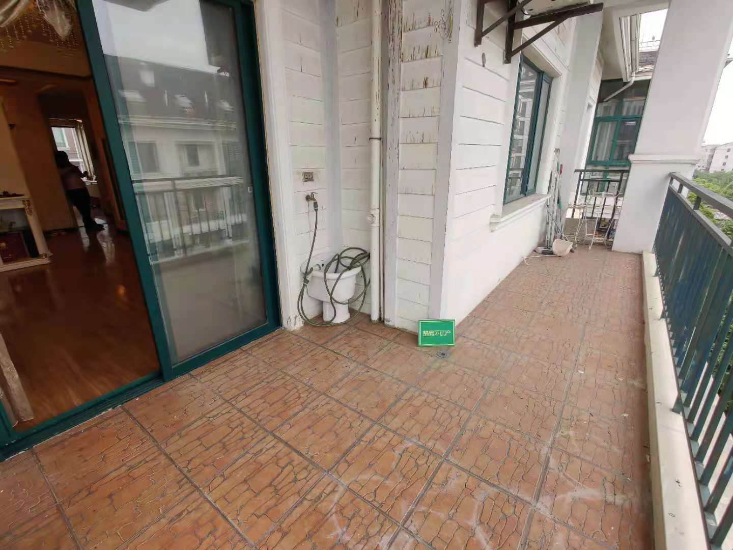 德政金园爱丽舍复式 装修大浴缸桑拿房装修都花了80万捡漏了