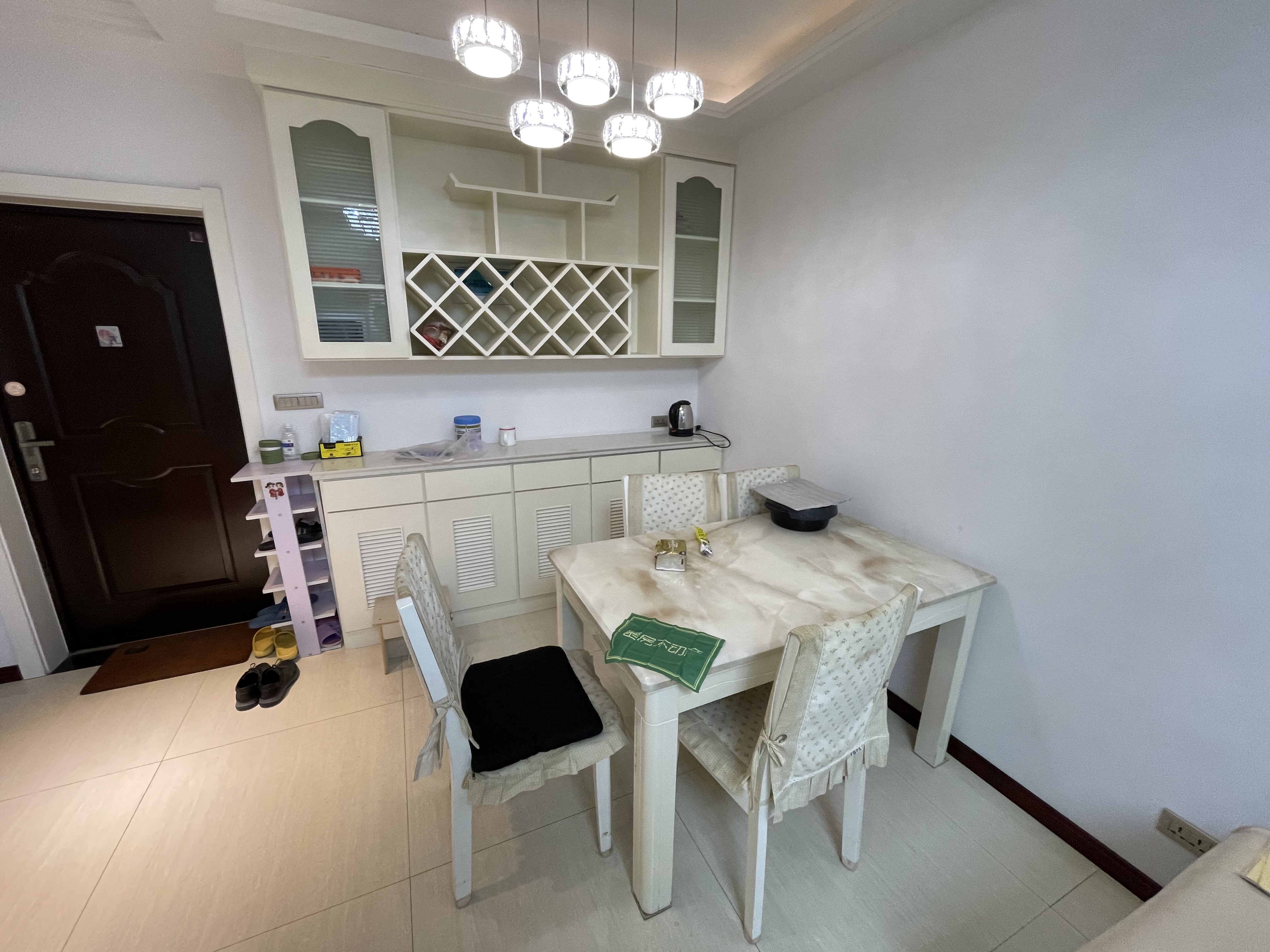 翰林公馆精装三房两卫屋里成色新看房方便