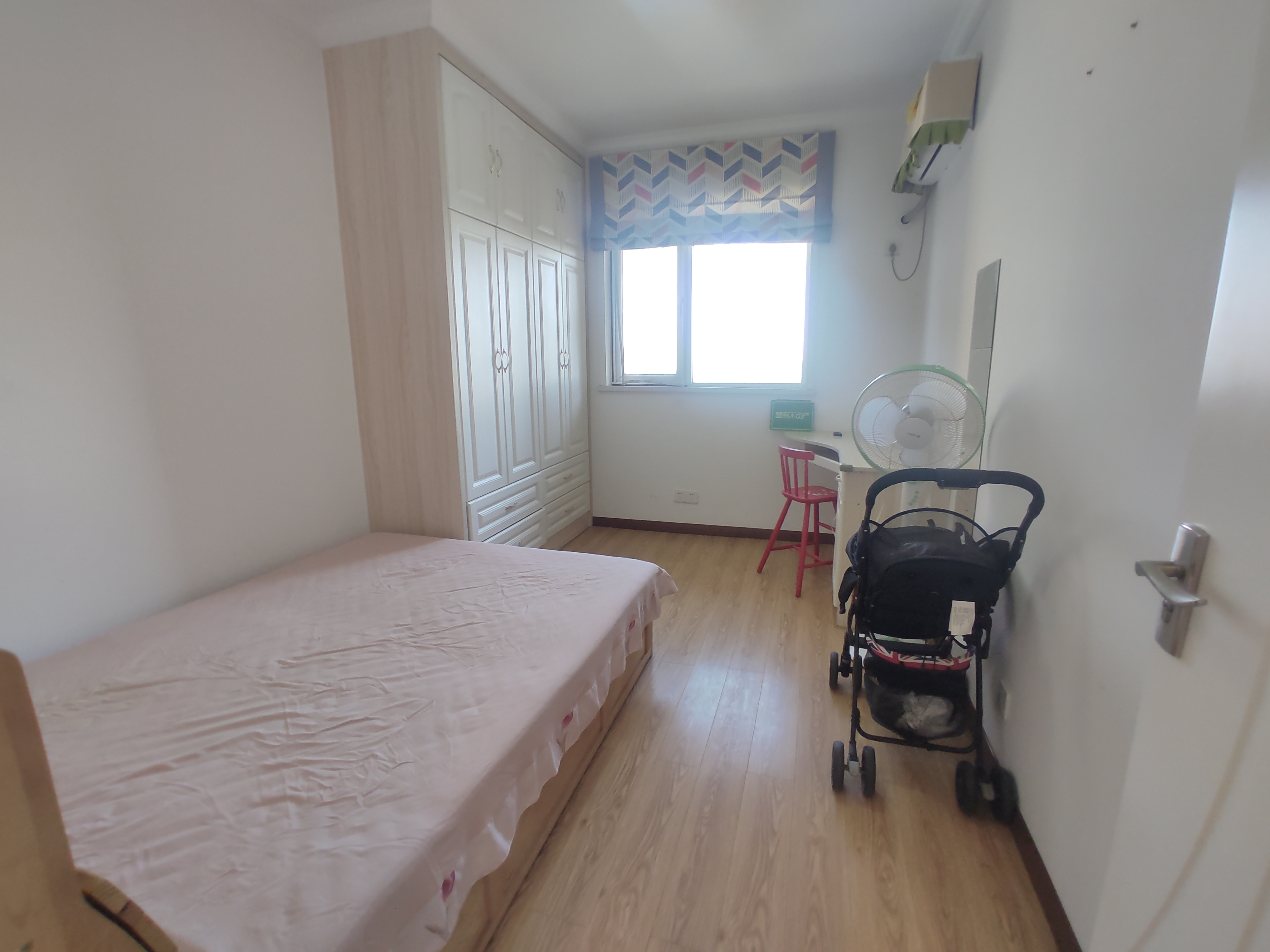 满庭春精装三房全屋供暖房南北通透老证看房方便