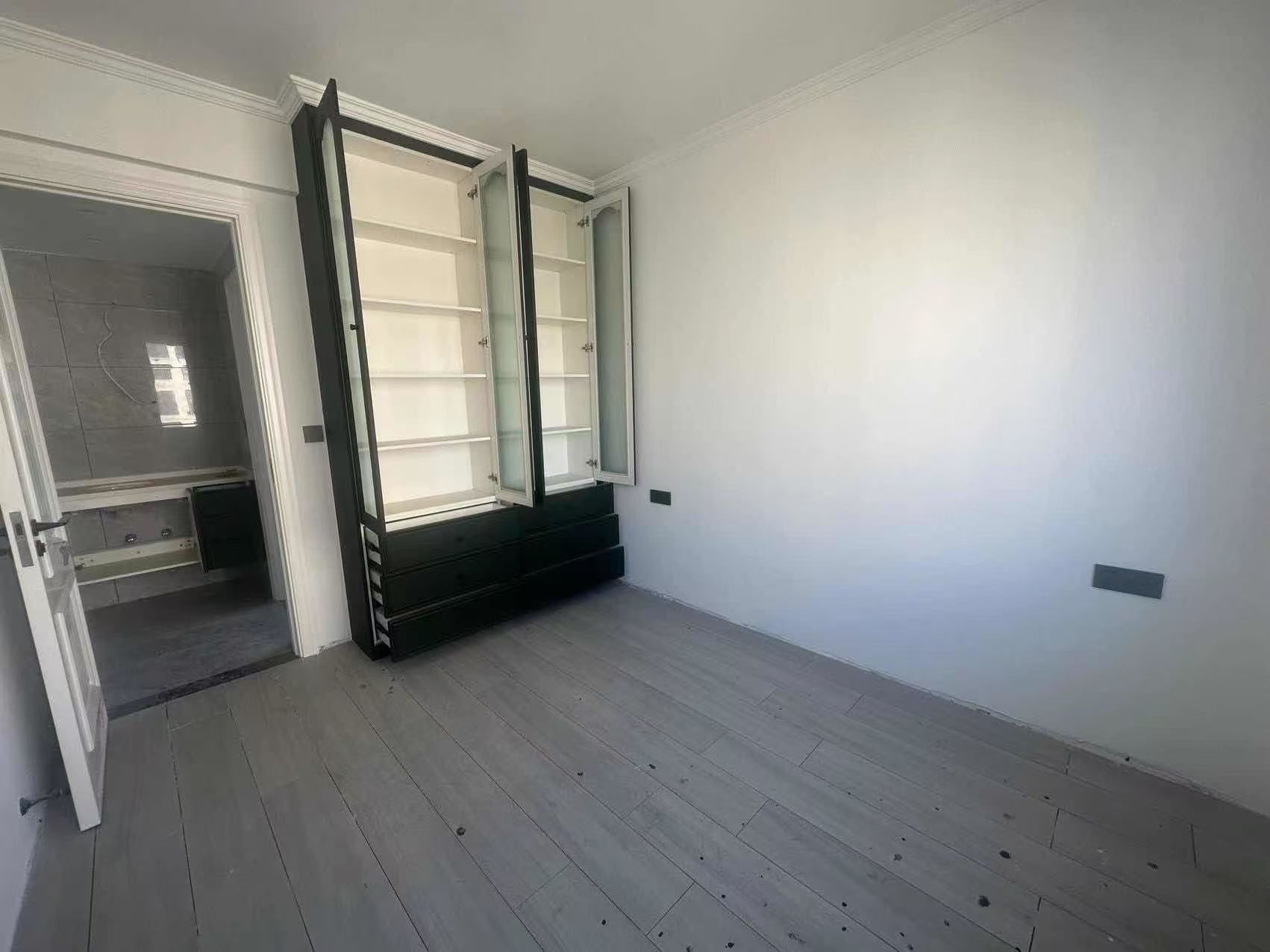 捡漏，城南，荣怀1梯1户，精装4房，小高层，证满二