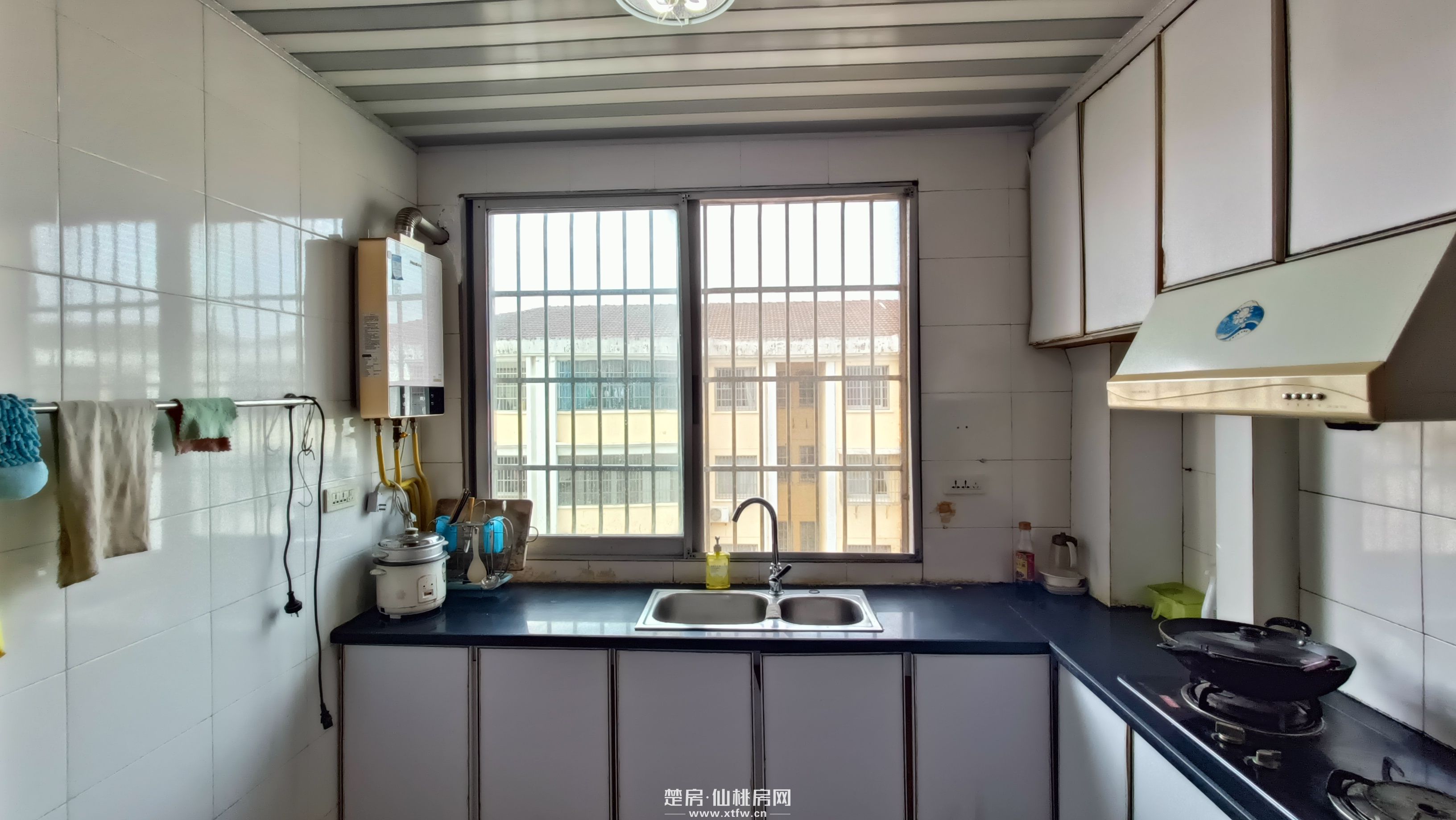 德政园枫丹苑三房诚意出售，赠送家具家电，拎包即住