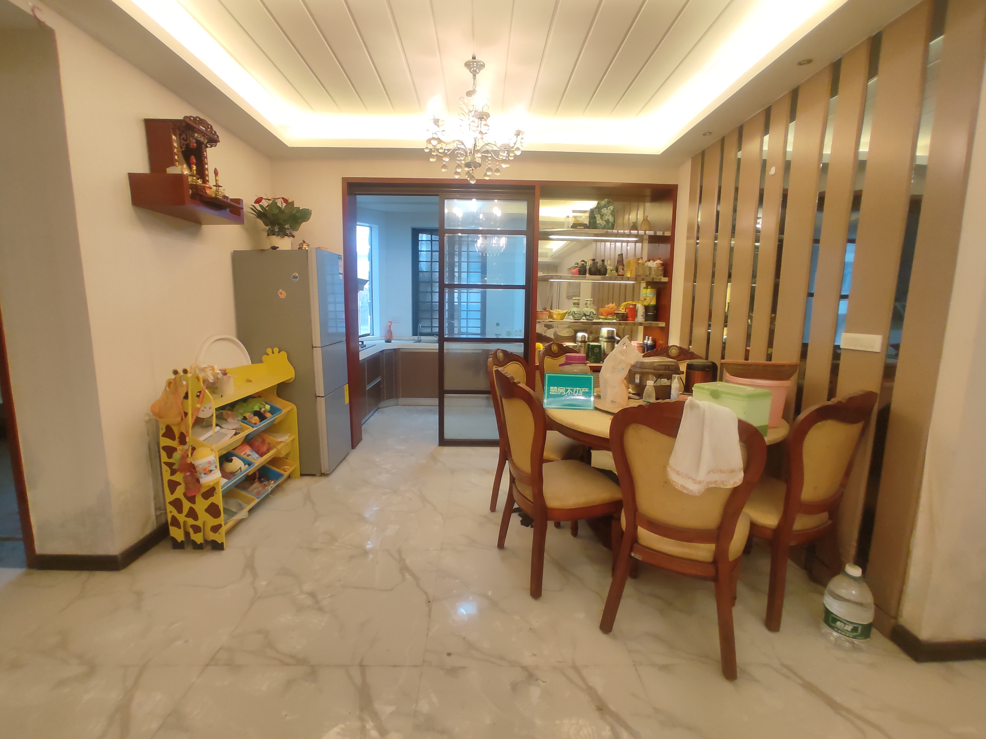 绿地华庭复式精装三房全屋带供暖带车库一区出售证件在手