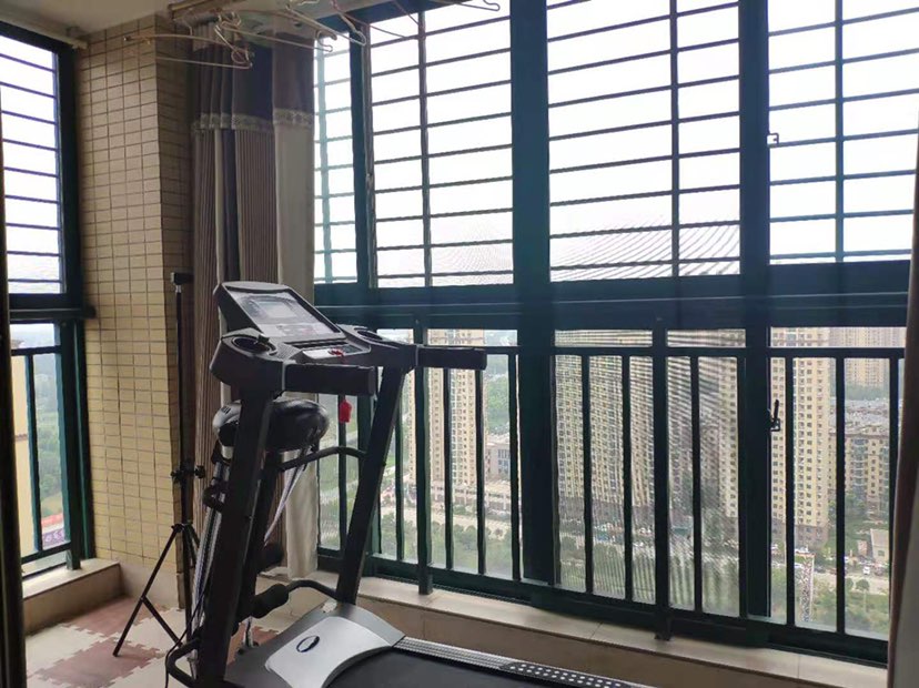 新城一号大户型，精装修，双阳台，交通便利