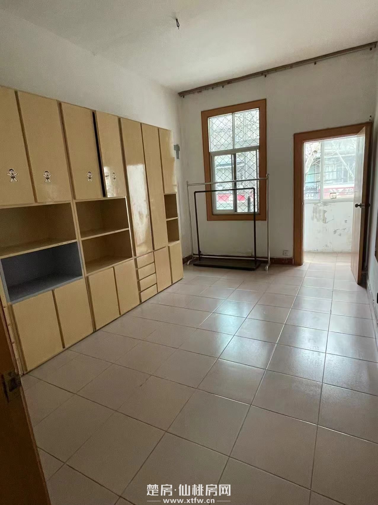 80平方三室两厅，家电厨房齐全，可拎包入住