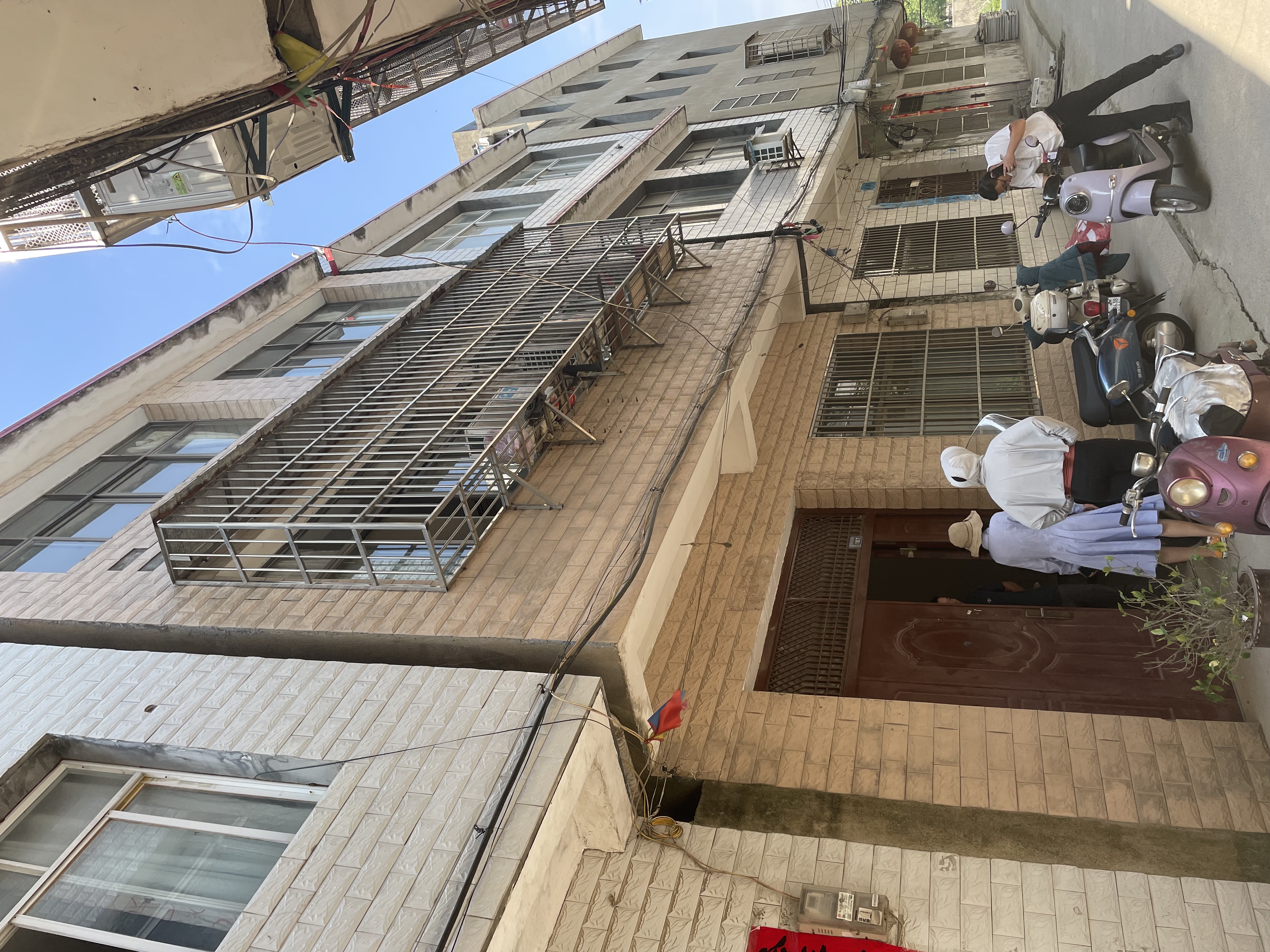 一中 黄荆私房  两间三层  有房产证土地证