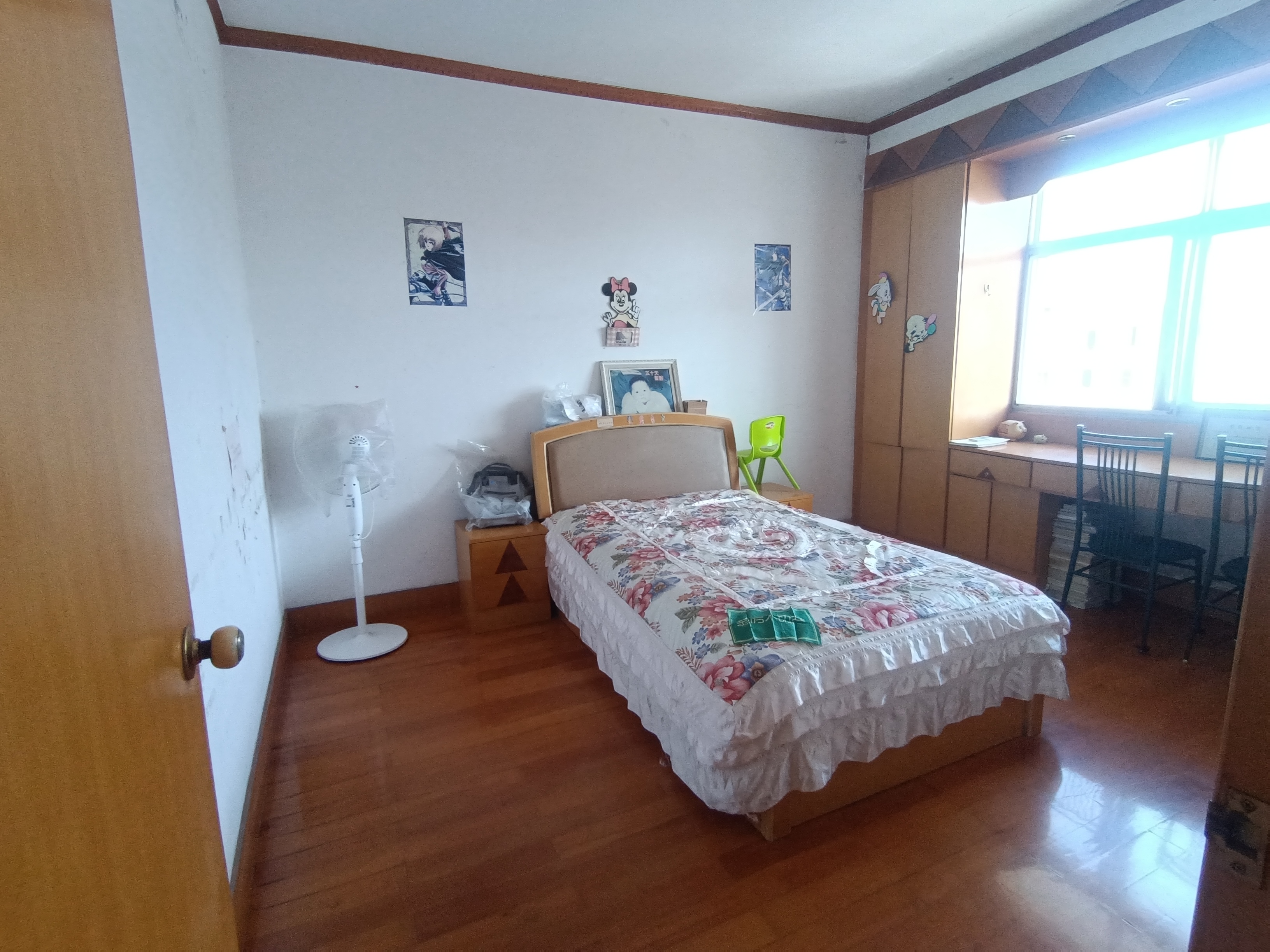 复州花园好楼层三房老证诚意出售