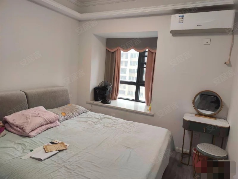 ？急售，城南，森林国际，精装大两房，好楼层，采光好，证满二