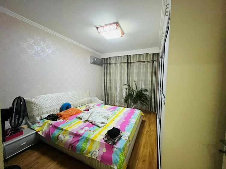 仙桃城南正中间