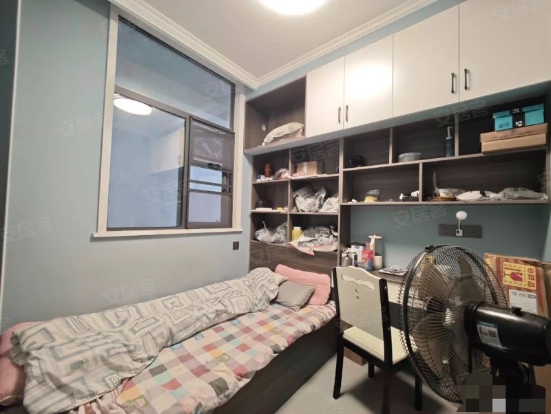 城南，吾悦对面，精装三房，好楼层10楼，成色新，单价4100，证满二