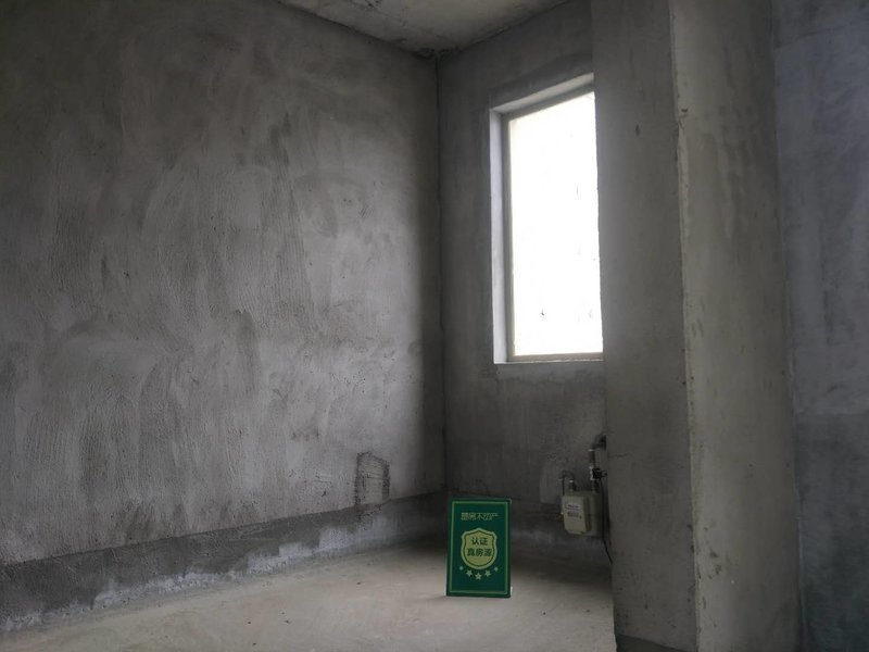 南国明珠毛坯大三房，楼层 户型采光好