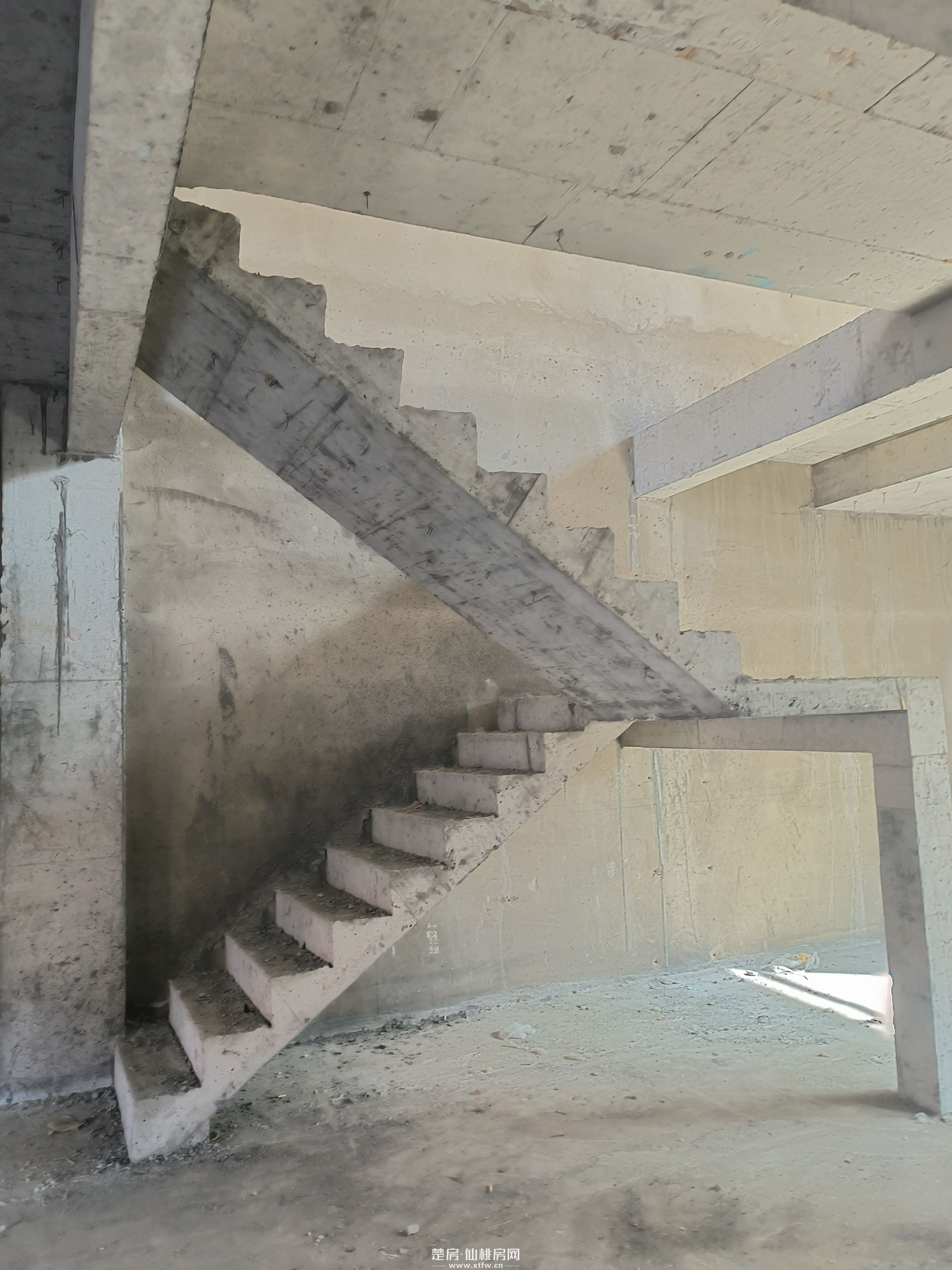 仙桃市沙嘴钱沟南路沔阳清华园3幢S108号商铺