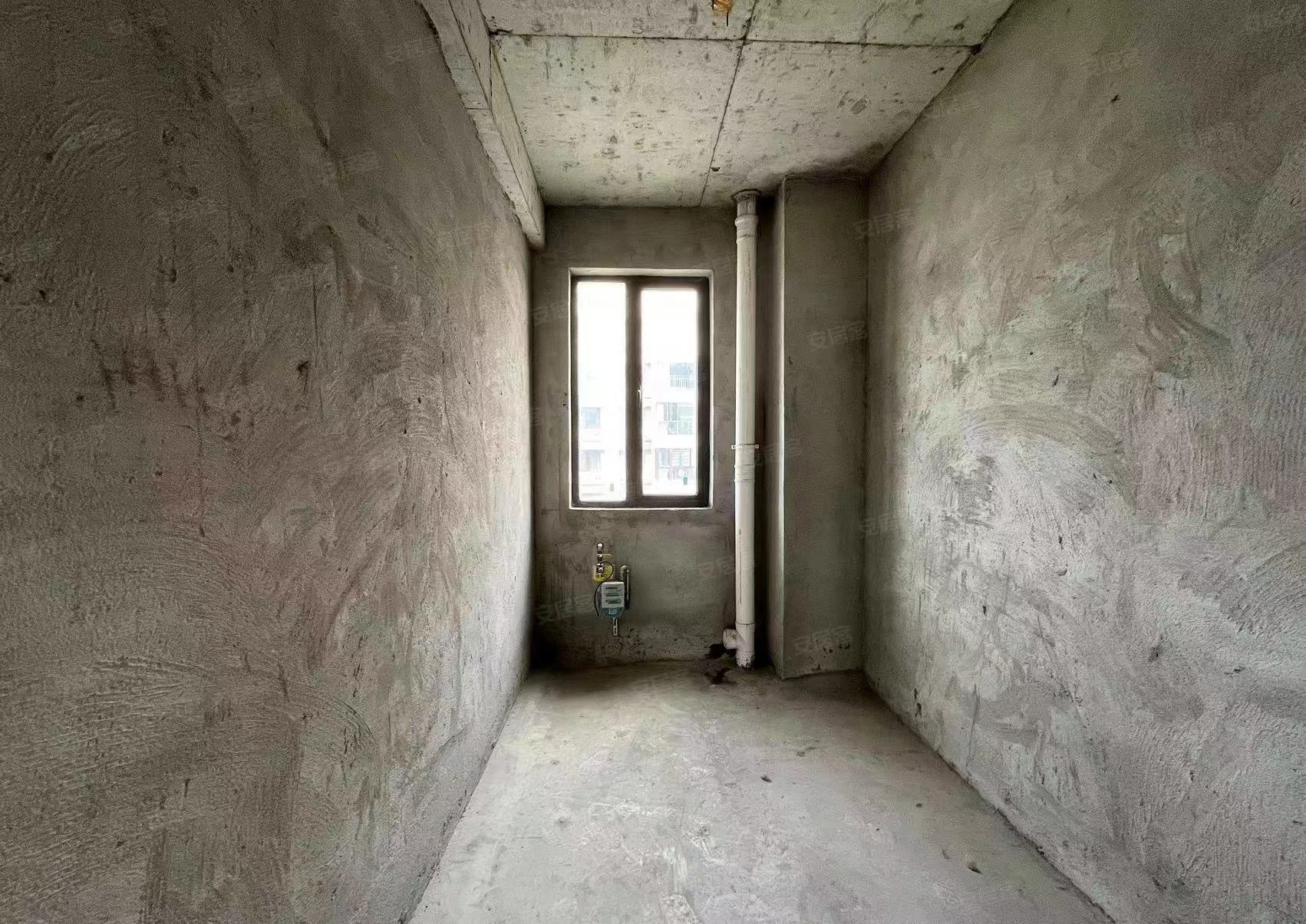 荣怀，急售小高层，中间楼层，三开间朝南，采光好