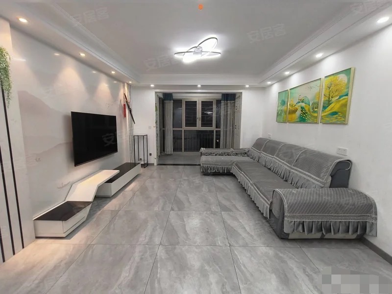 降价啦！！！诚心出售，满庭春，17楼好楼层，东边户 ​，装修9成新。双阳台，证满二