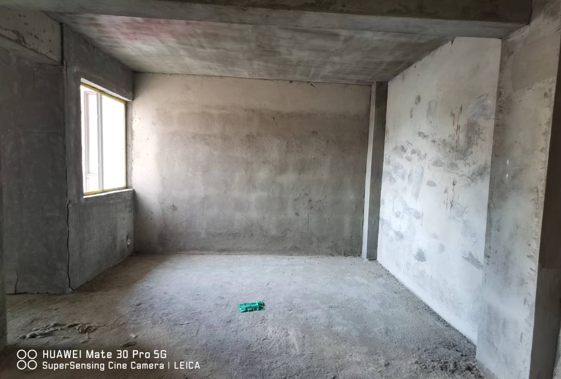 紫金城毛坯两房看房方便中间楼层户型方正生活配套齐全