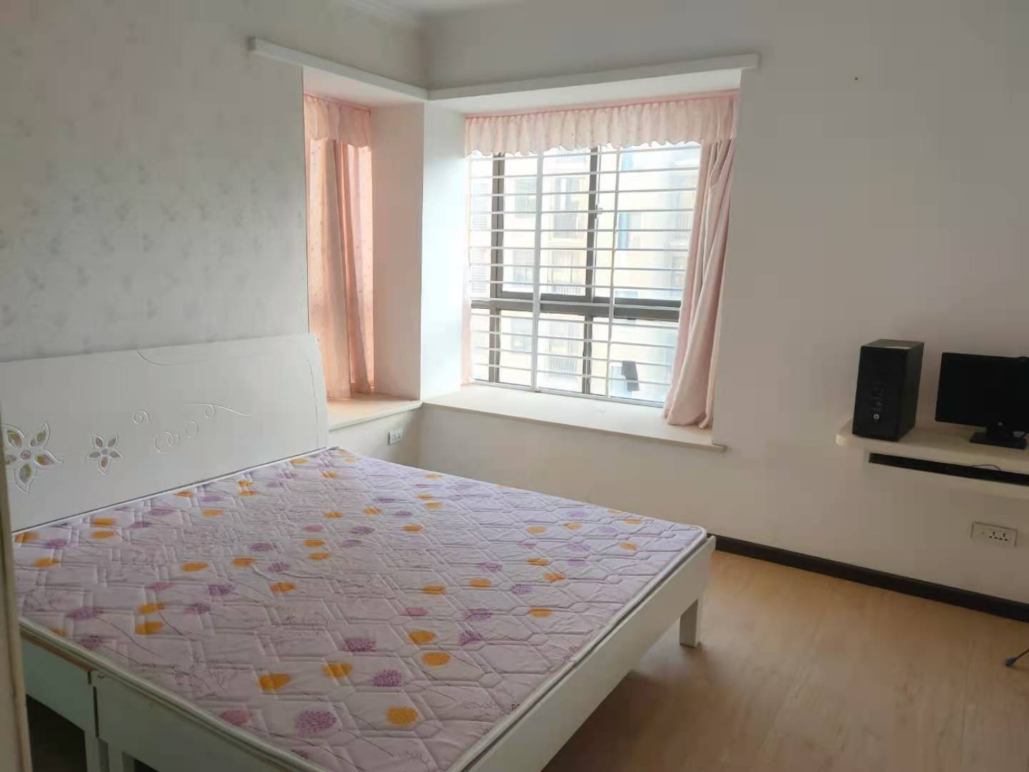 城南金城花园精装小三房 全朝南 户型好 楼层好 满五