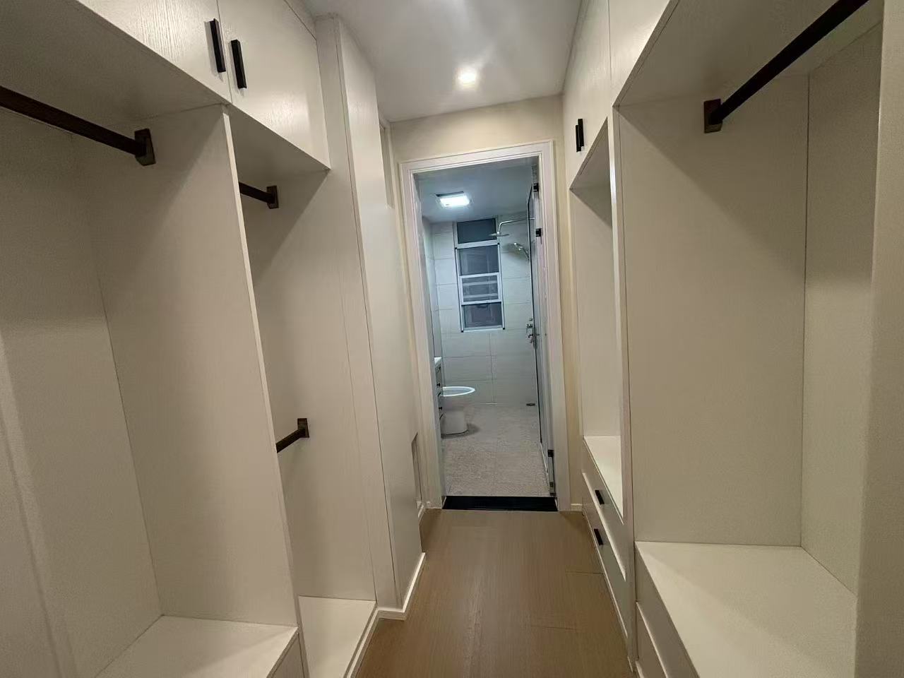 城南，沔阳公馆，全新精装三房，证满二，单价5600，诚心出售，拎包入住