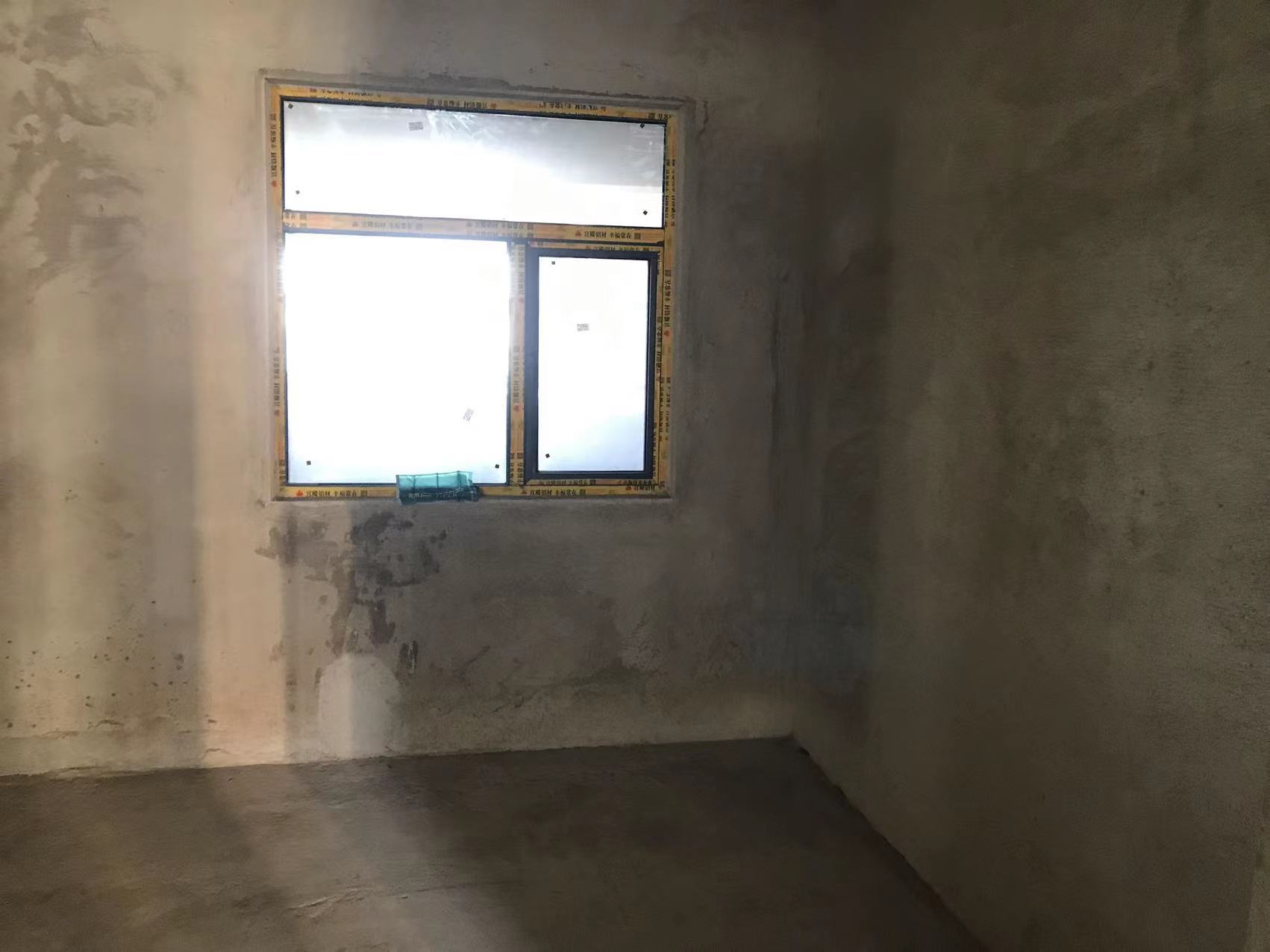 满庭春对面学府名都毛坯三房电梯中层看房方便