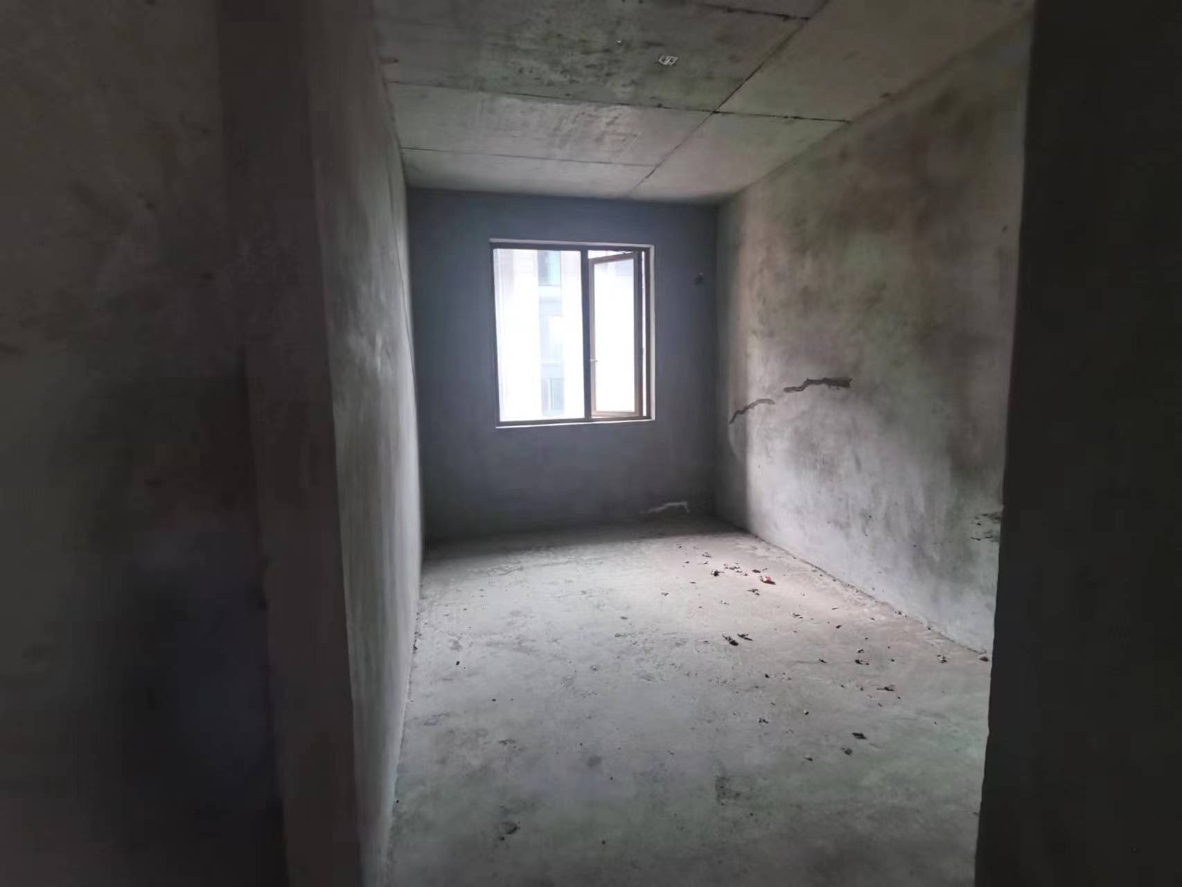 绿地香格里拉.步梯小洋房.南北通透双阳台.看房方便