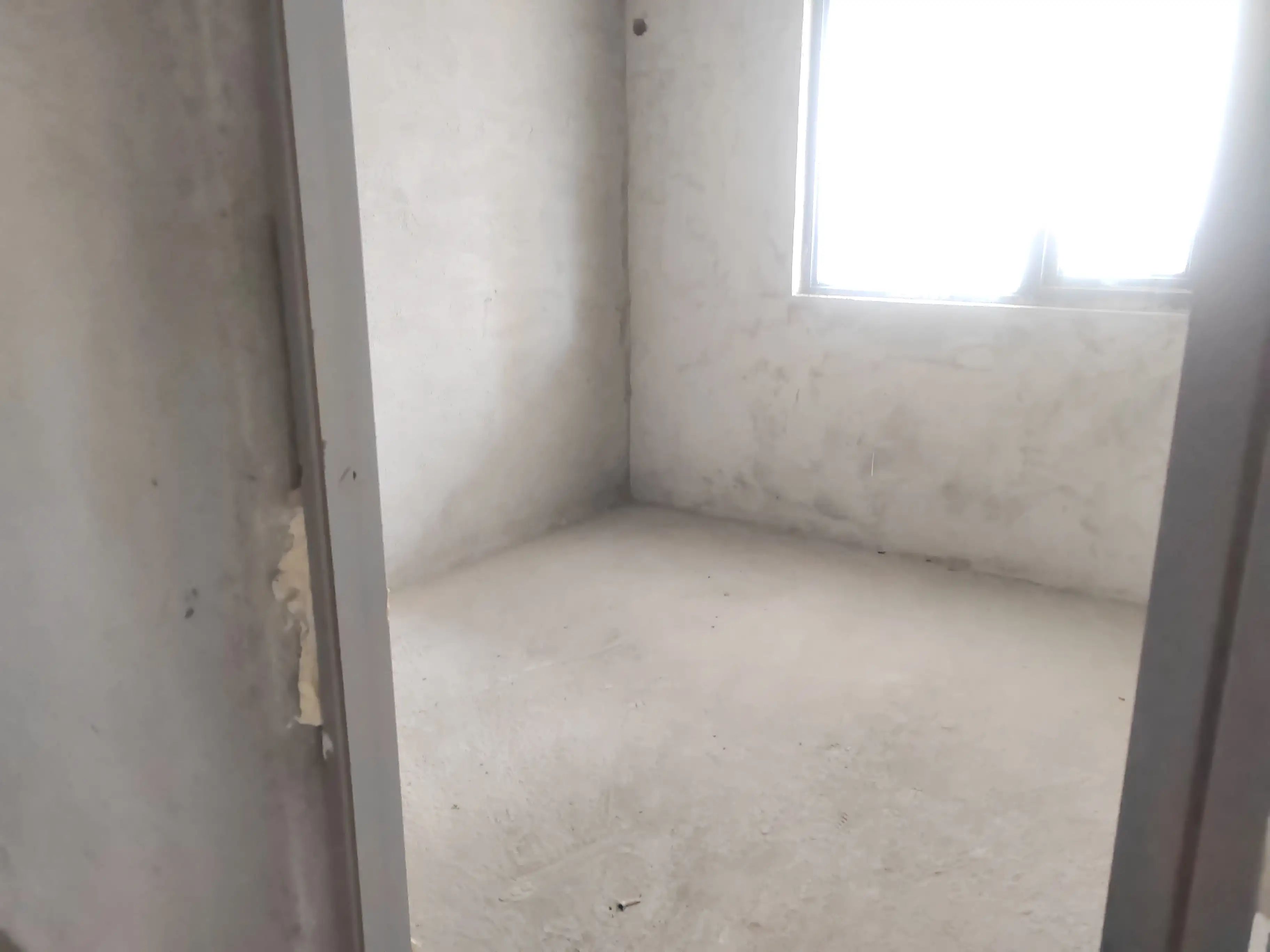 房东诚心出售，城南，蓝天白云，单价5500，亏本出售，捡漏