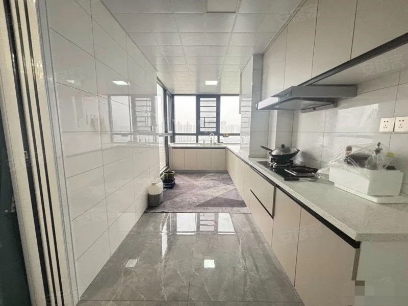 322，城南，荣怀，一梯一户，拎包入住，9.9成新，视野采光好，南北通透