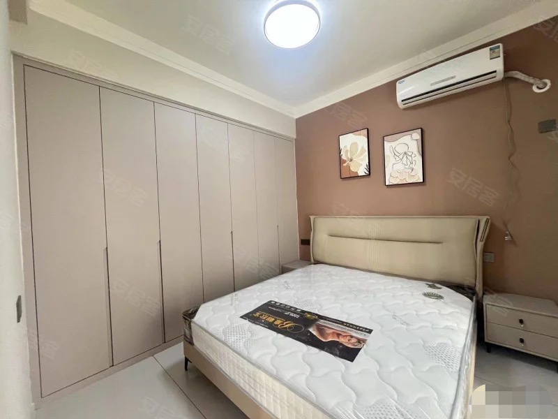 降价了，急售，供暖房，满庭春，一楼带大院子，全新装修三房，仙桃晓学旁