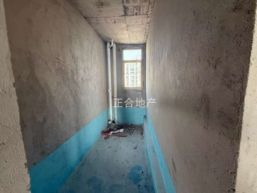 降价了，城南，蓝天新城，湖景房，大平层，单价6600不到，好的楼层，送2个地下车位，满二